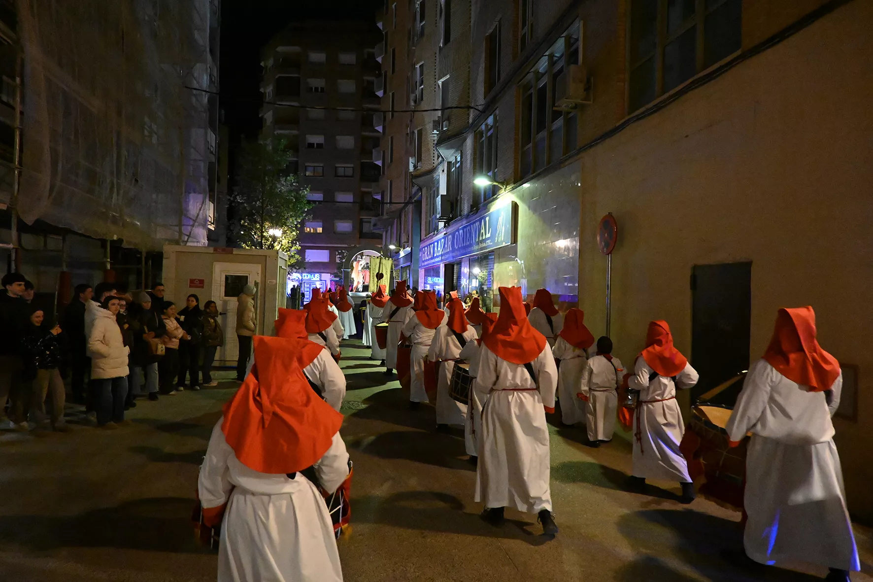 Procesión de la Coronación de Espinas por la Cofradía de la Preciosísima Sangre. Foto Carlos Jalle