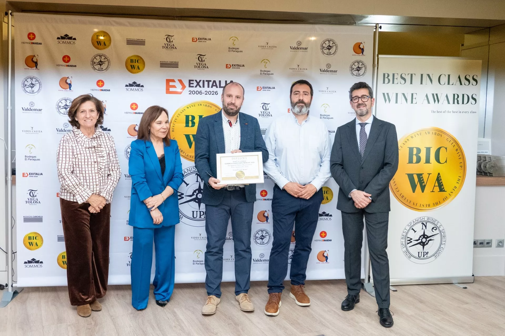 Entrega de la Gran Medalla de Oro a Sommos Colección Merlot 2020