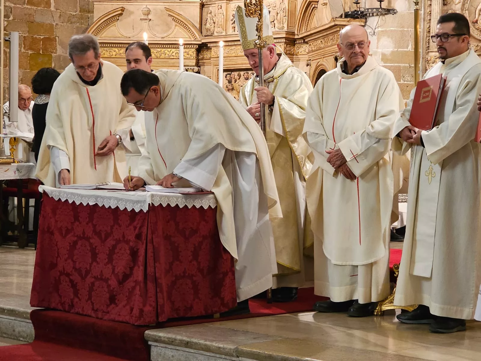 Misa Crismal y la Procesión de las Lágrimas de Barbastro