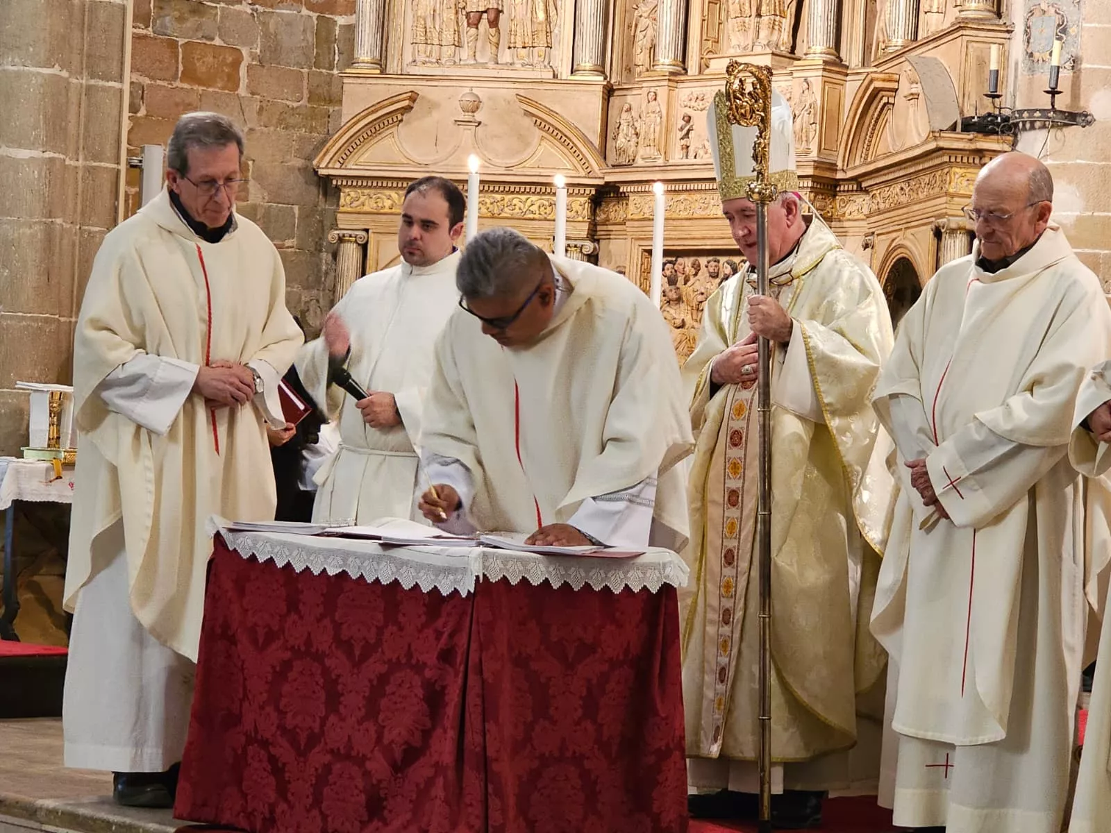 Misa Crismal y la Procesión de las Lágrimas de Barbastro