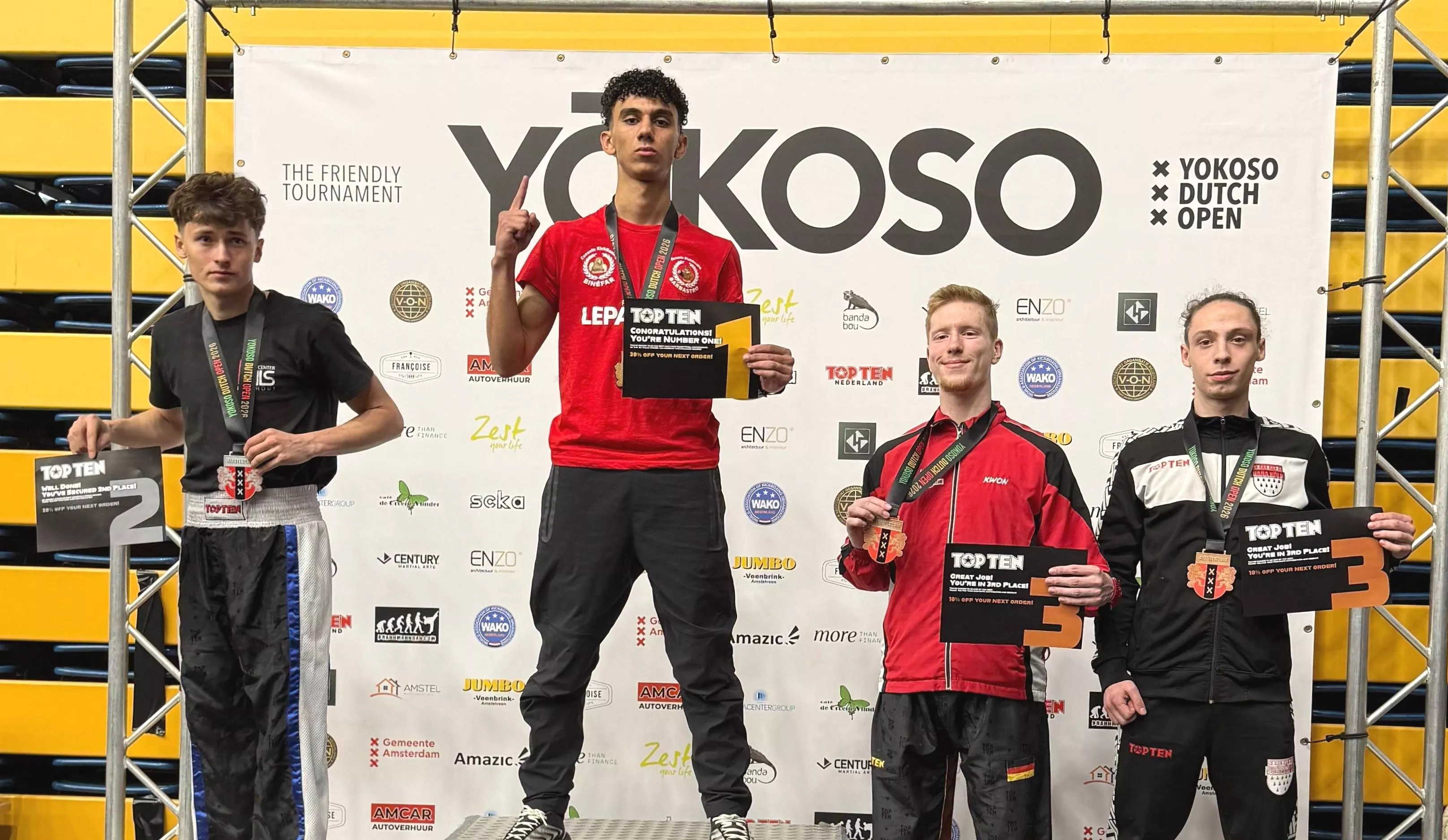 Amine, en el pódium LC  63Kg. ORO