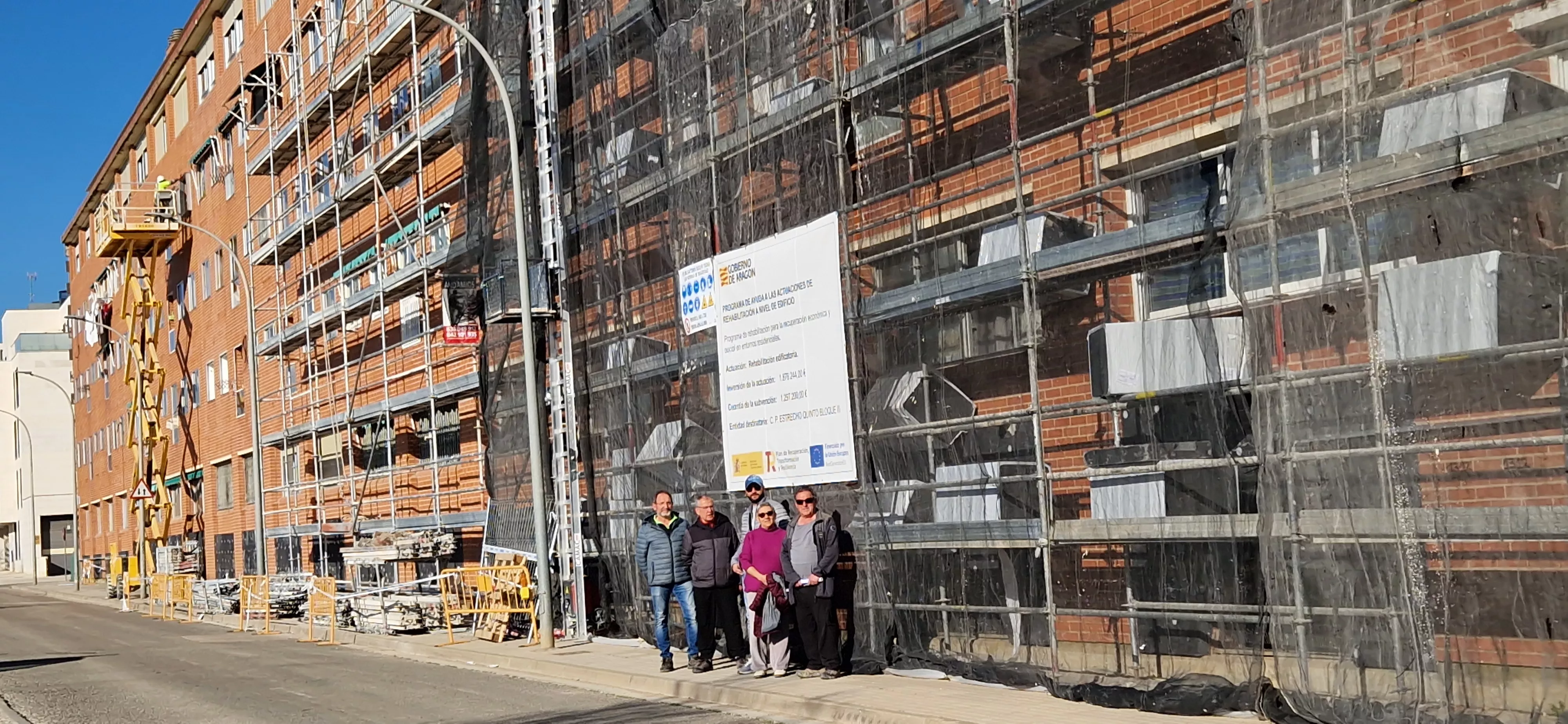 Actuación en el bloque III de “Estrecho Quinto” de Huesca. Foto Myriam Martínez