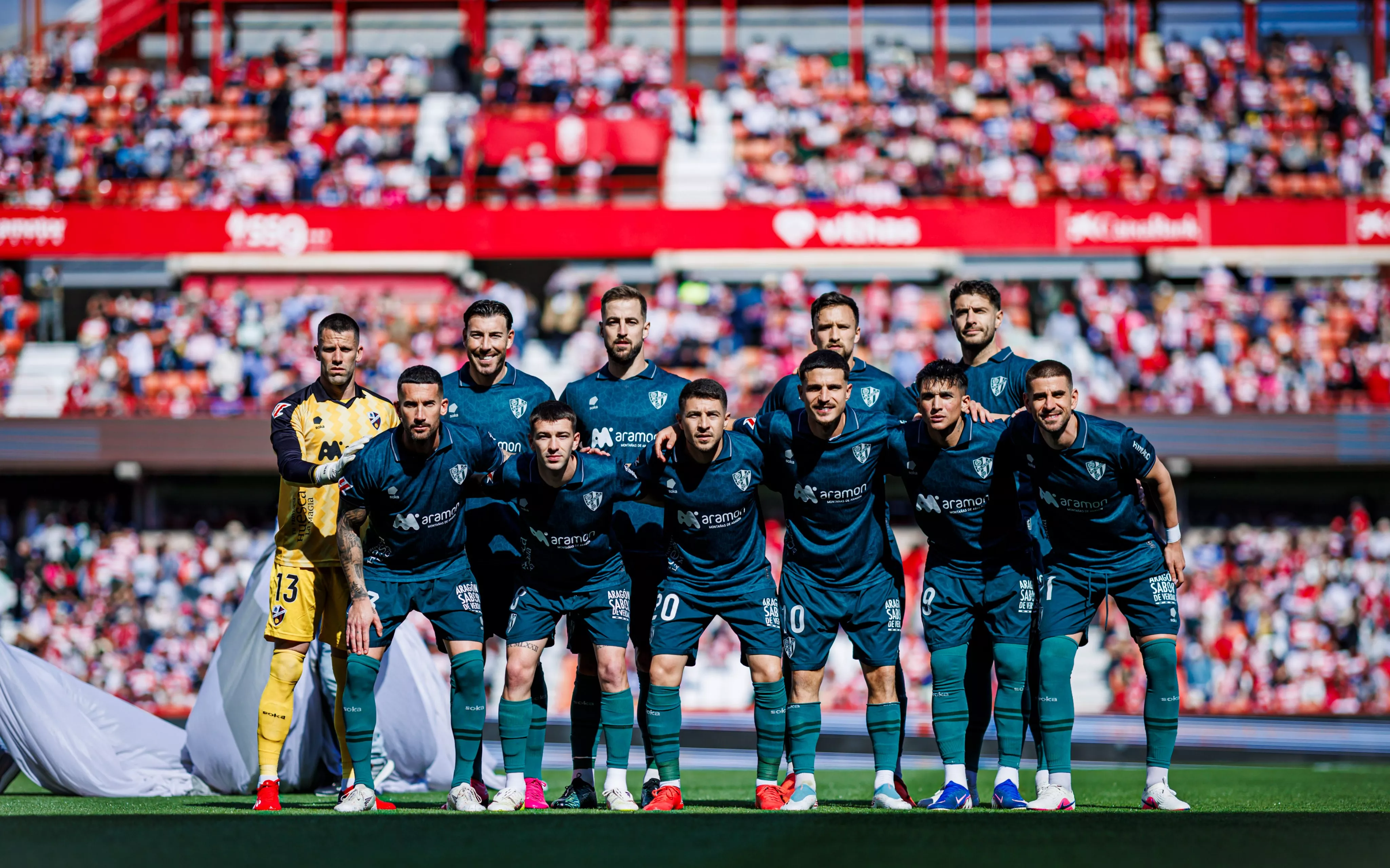 Once inicial del Huesca en el partido ante el Granada. Foto: SD Huesca