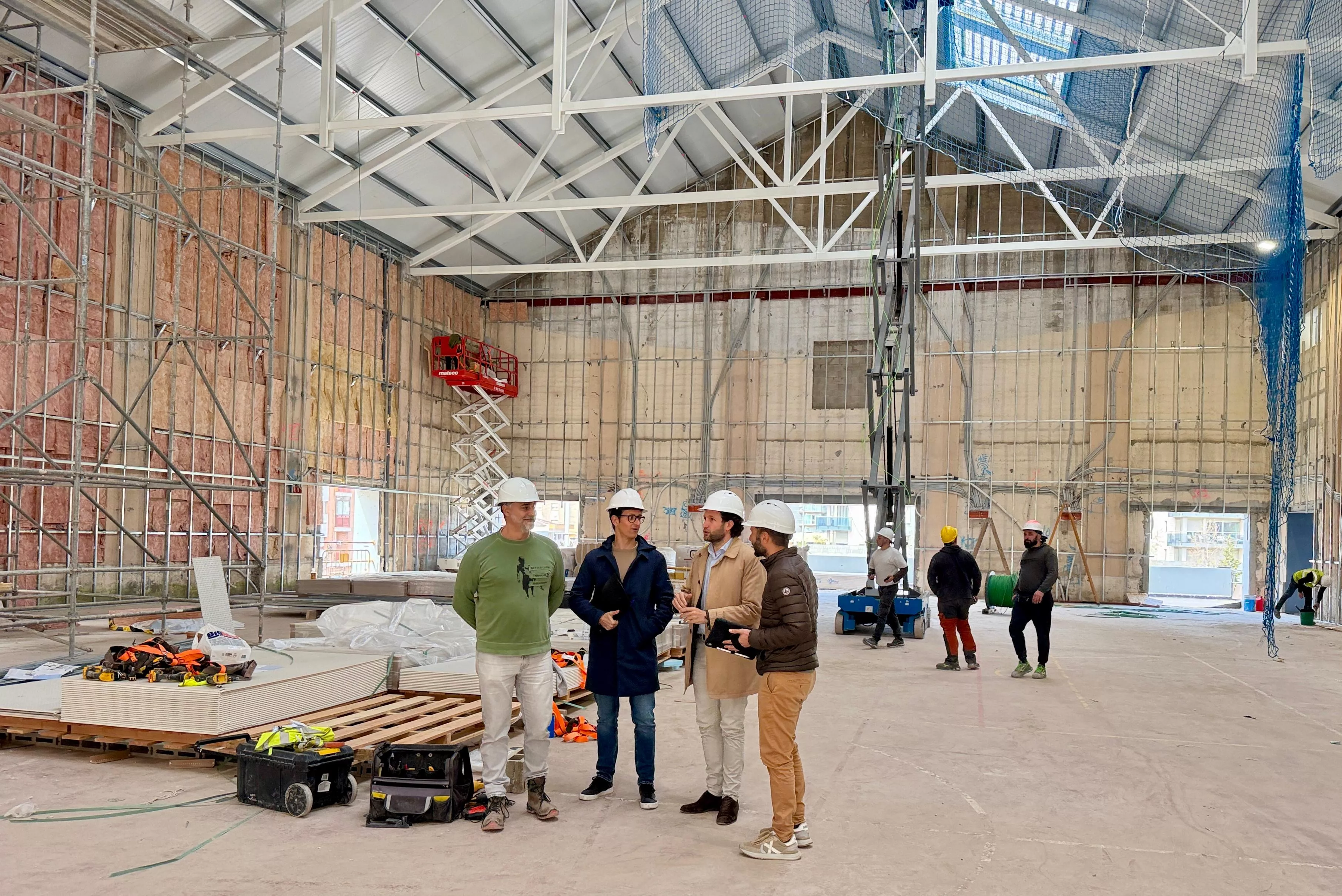 La Azucarera de Monzón encara su recta final y estará lista para el verano.