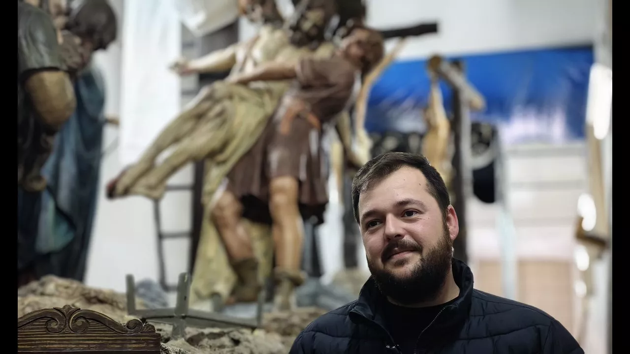 Jorge Barecha y el orgullo de La Encarnación con la procesión propia del Descendimiento