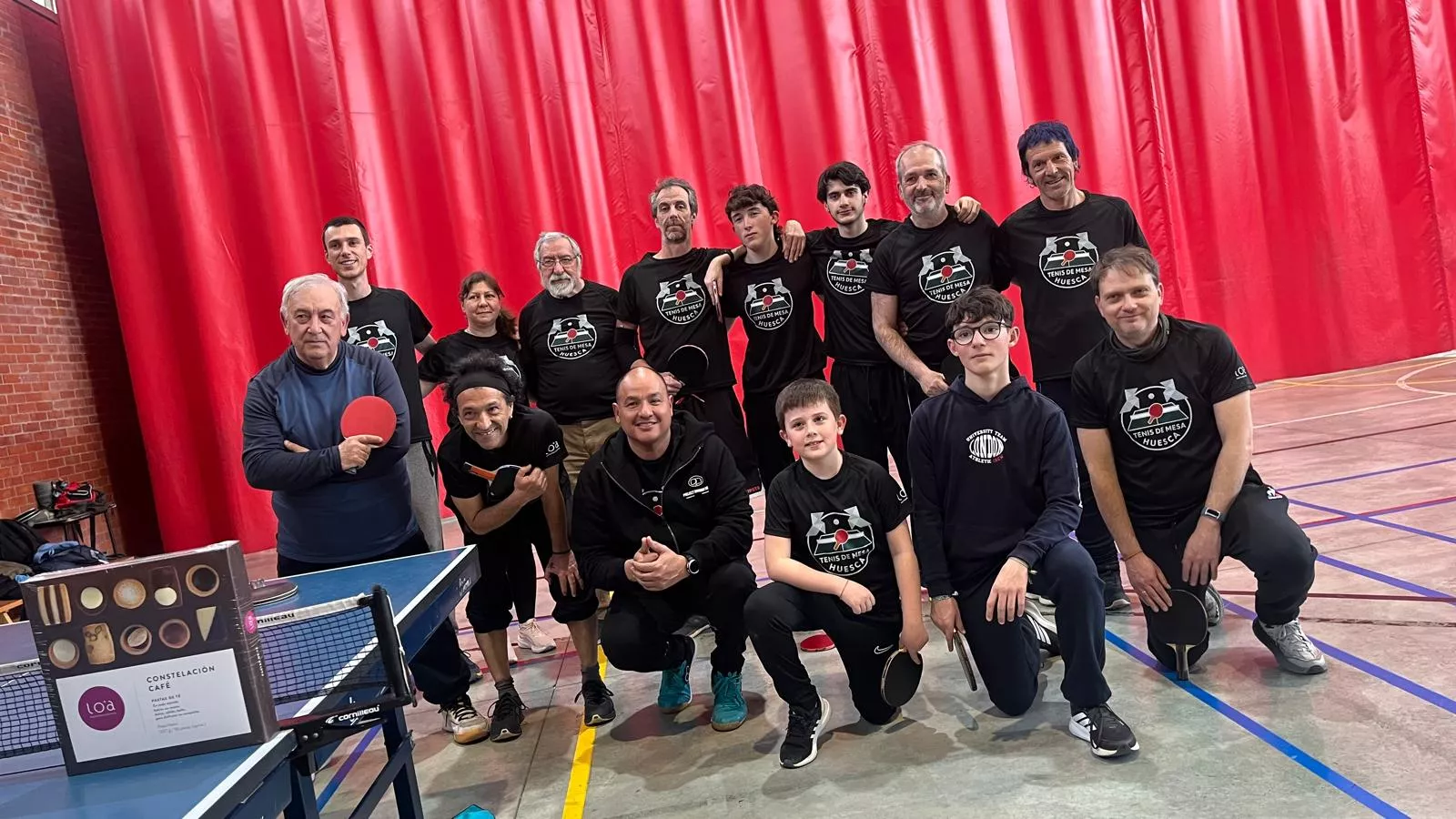 Actividad de la Asociación Tenis de Mesa Huesca en el pabellón del Pío XII. Foto Mercedes Manterola