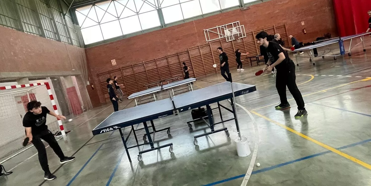 Actividad de la Asociación Tenis de Mesa Huesca en el pabellón del Pío XII. Foto Mercedes Manterola