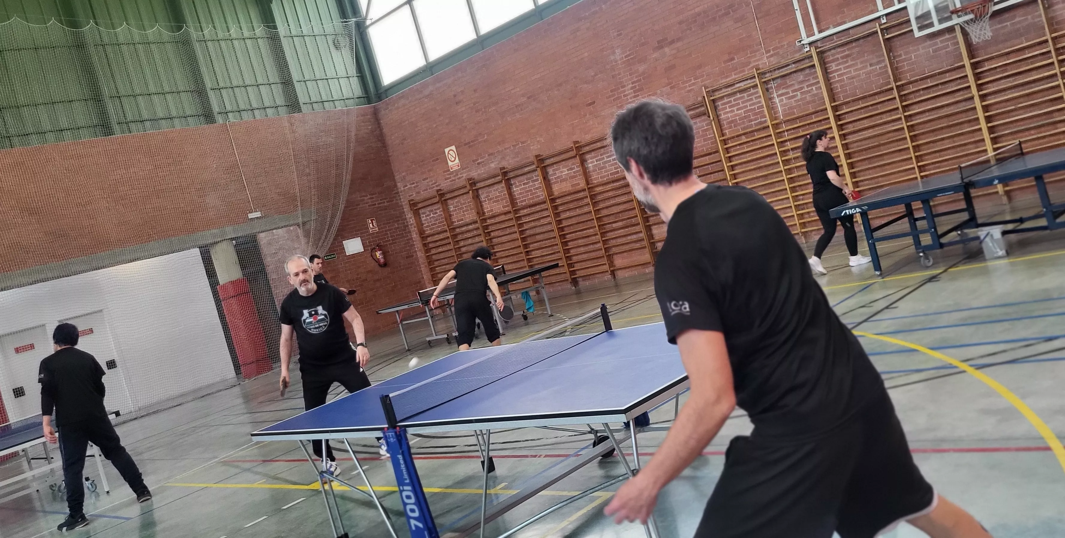 Actividad de la Asociación Tenis de Mesa Huesca en el pabellón del Pío XII. Foto Mercedes Manterola