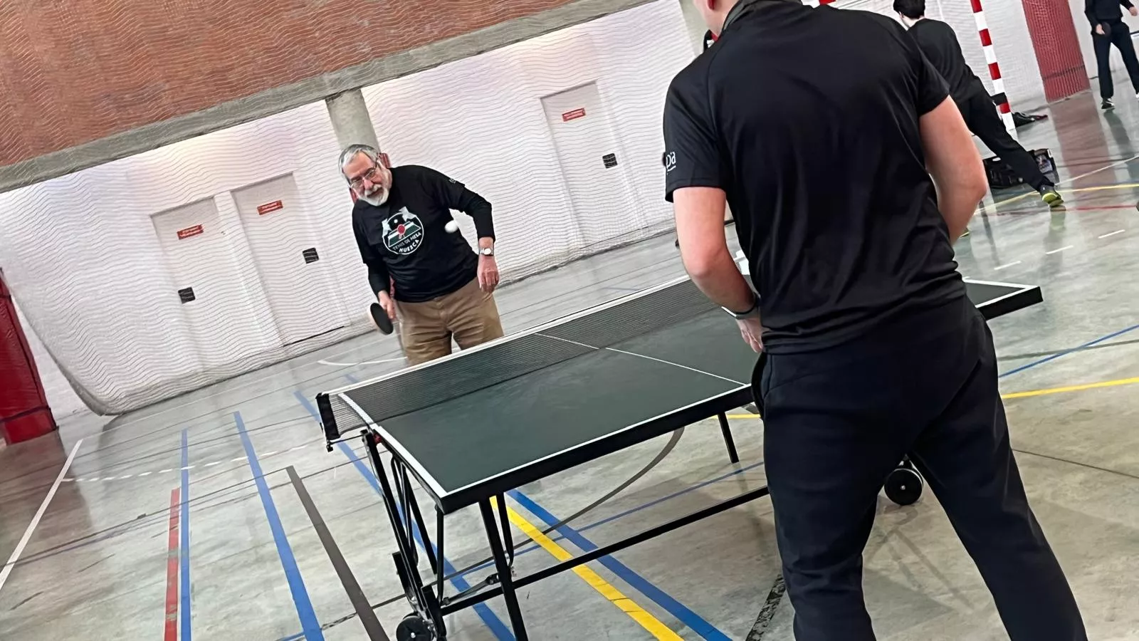 Actividad de la Asociación Tenis de Mesa Huesca en el pabellón del Pío XII. Foto Mercedes Manterola