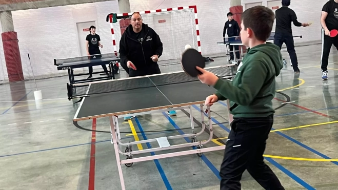 Actividad de la Asociación Tenis de Mesa Huesca en el pabellón del Pío XII. Foto Mercedes Manterola