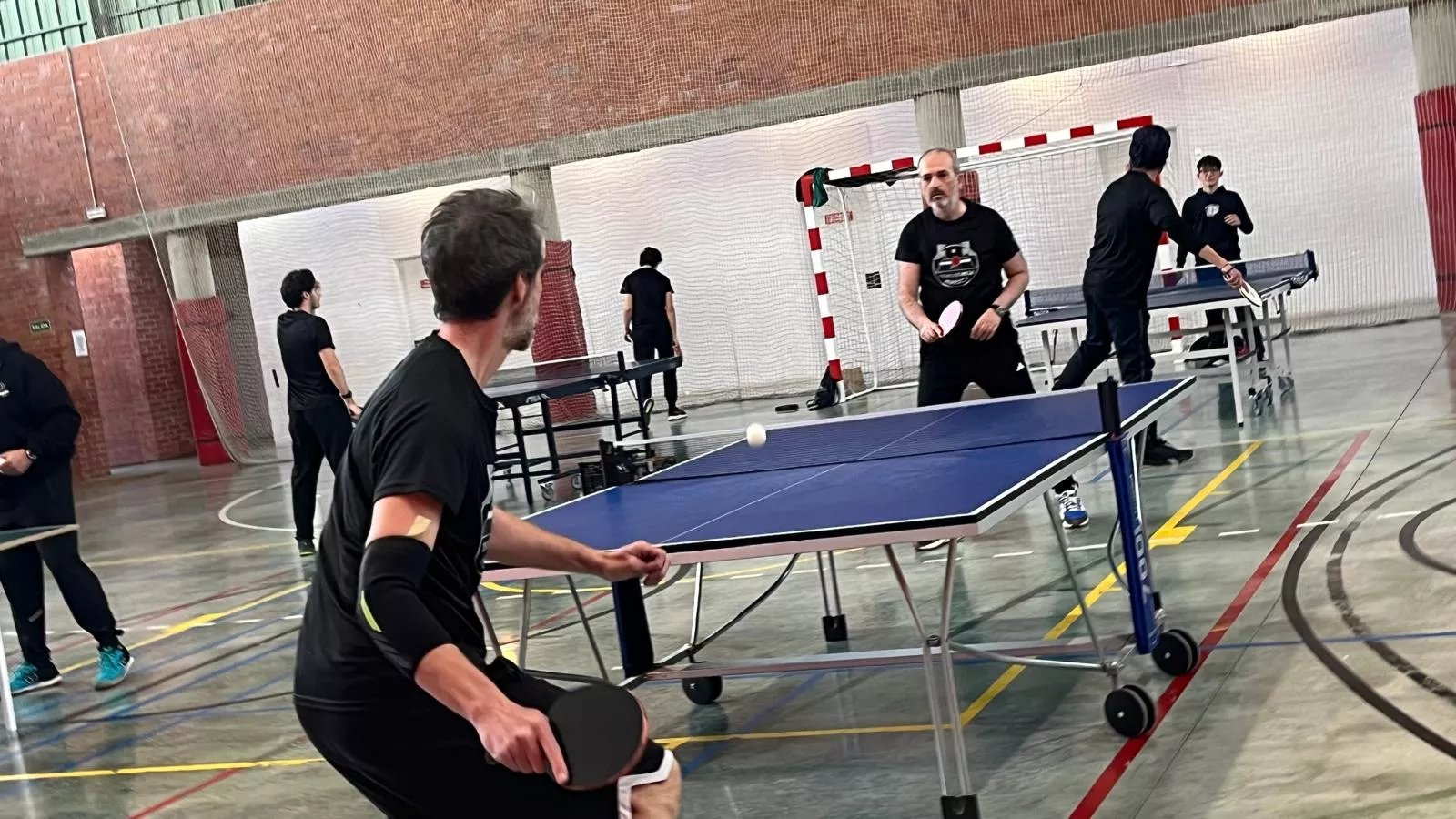 Actividad de la Asociación Tenis de Mesa Huesca en el pabellón del Pío XII. Foto Mercedes Manterola