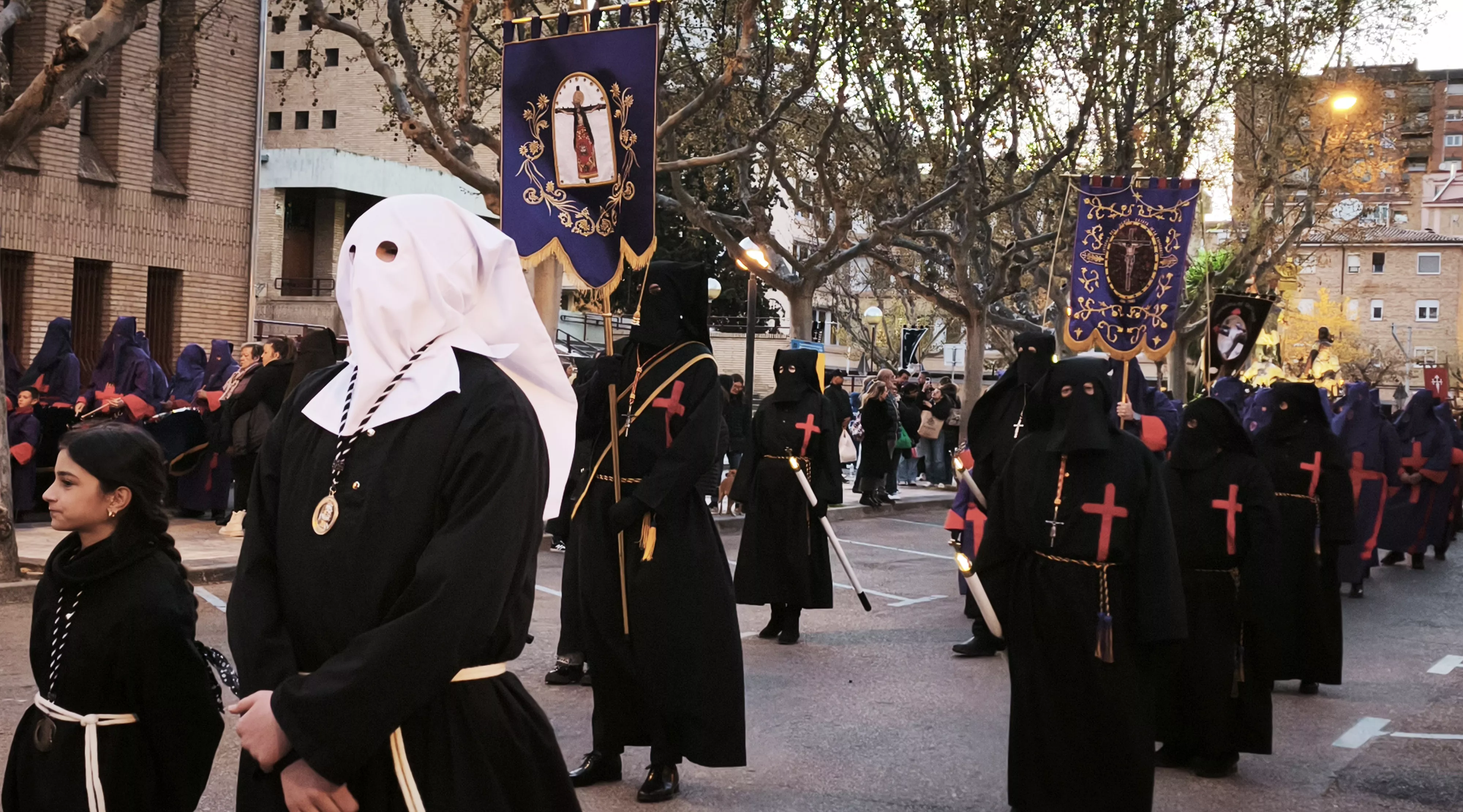 Procesión de la Enclavación en Huesca. Foto María José Sampietro