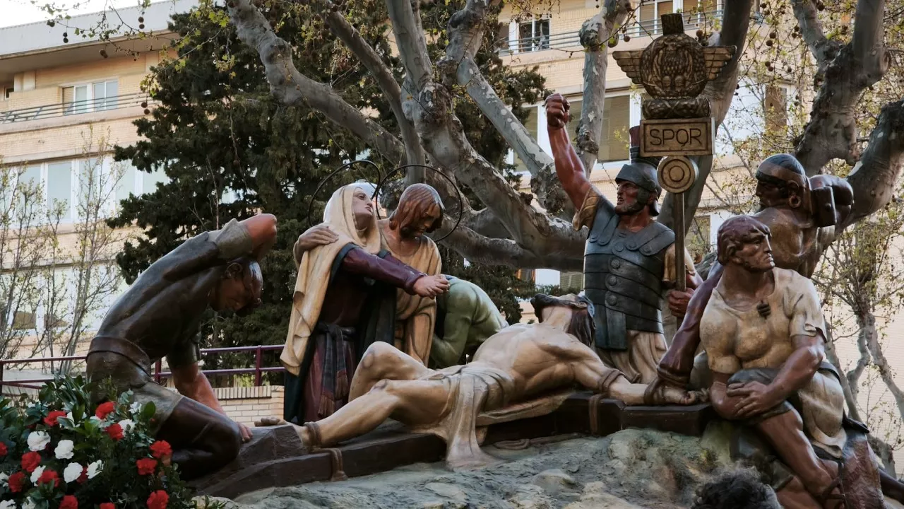 La Cofradía de Santiago disfruta una gran procesión con motivo de su 70 aniversario