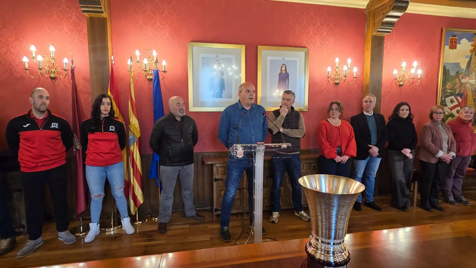 Recepción del Ayuntamiento al Club Hielo Jaca. Foto: Rebeca Ruiz/Jacetania Express