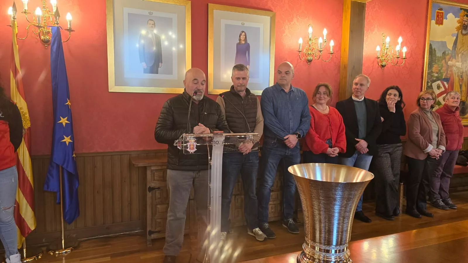 Recepción del Ayuntamiento al Club Hielo Jaca. Foto: Rebeca Ruiz/Jacetania Express