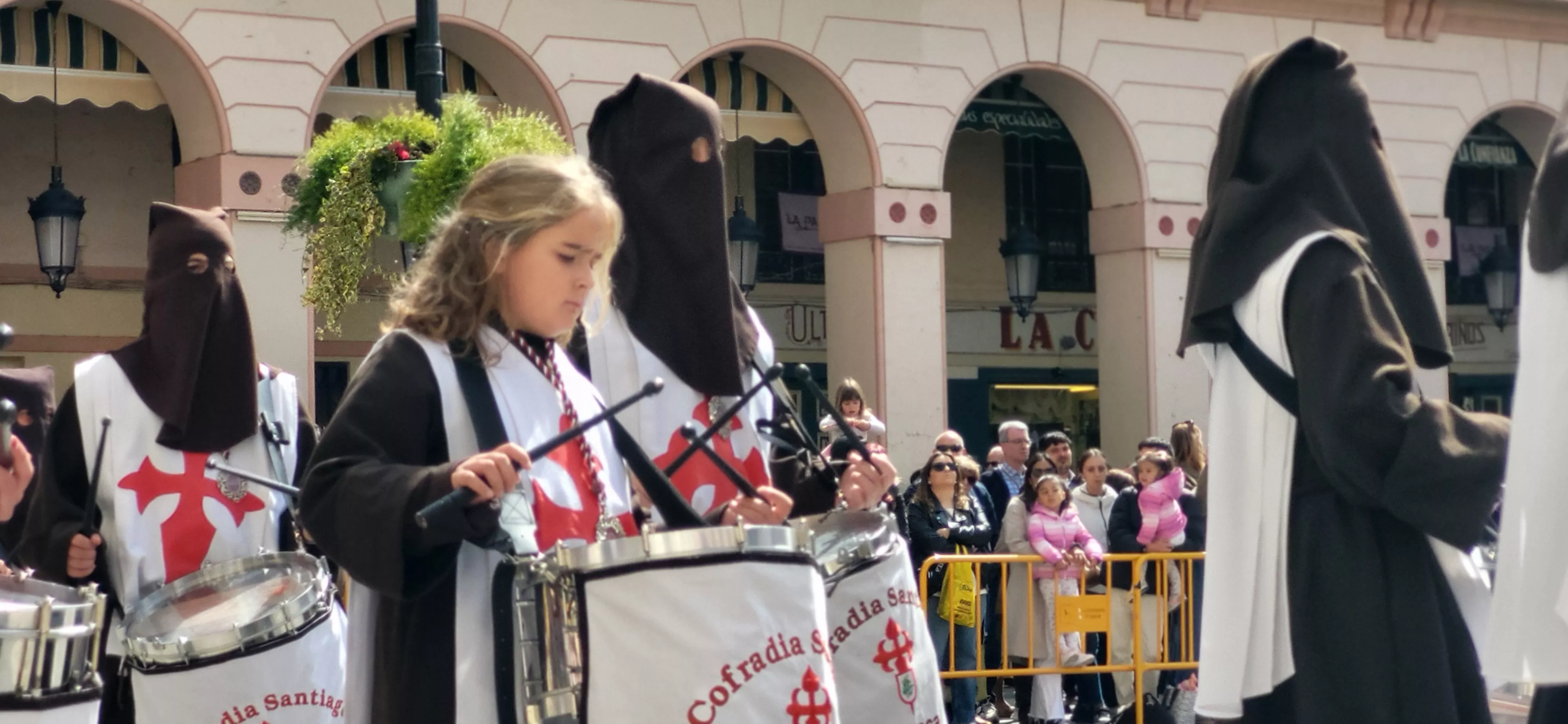 Concentración de Bandas de la Semana Santa oscense. Foto Mercedes Manterola