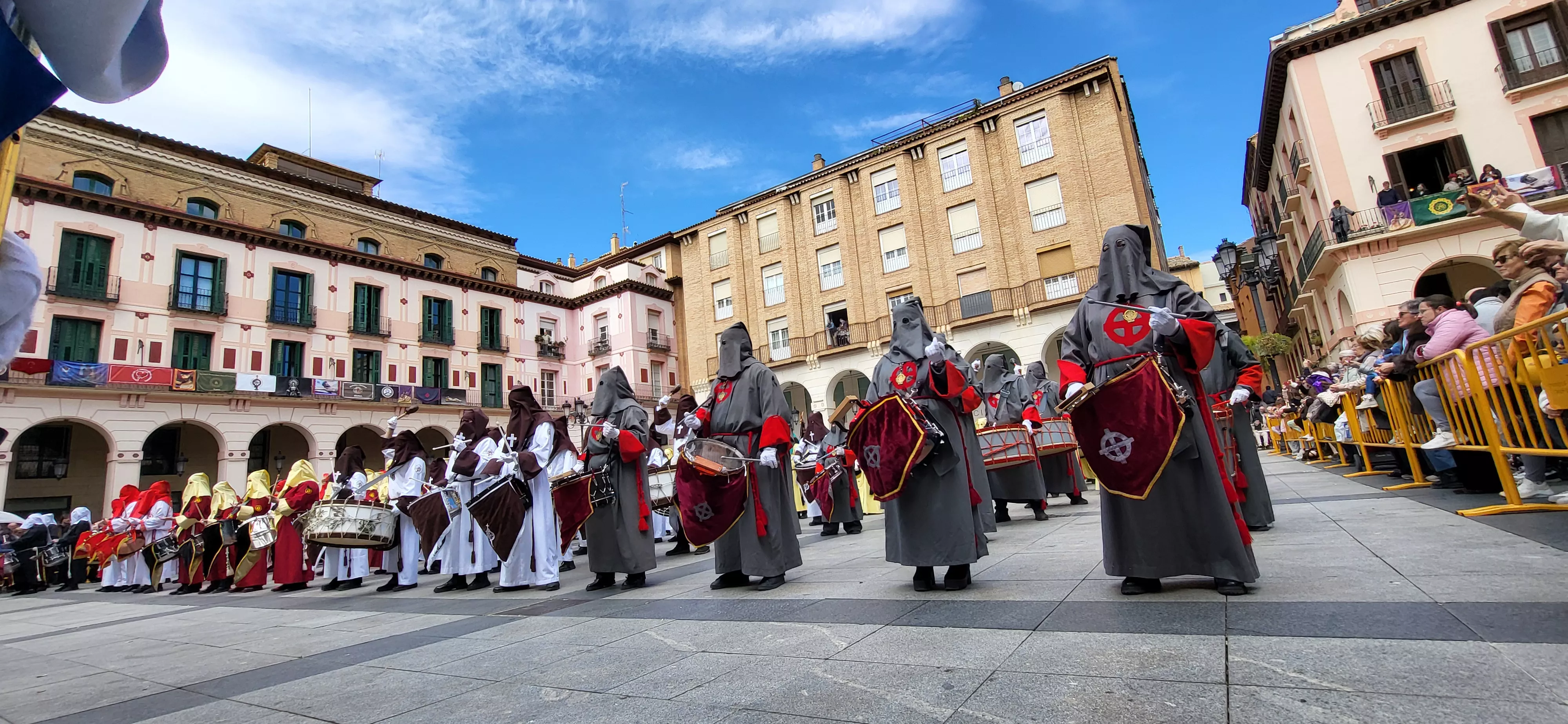 Concentración de Bandas de la Semana Santa oscense. Foto Mercedes Manterola
