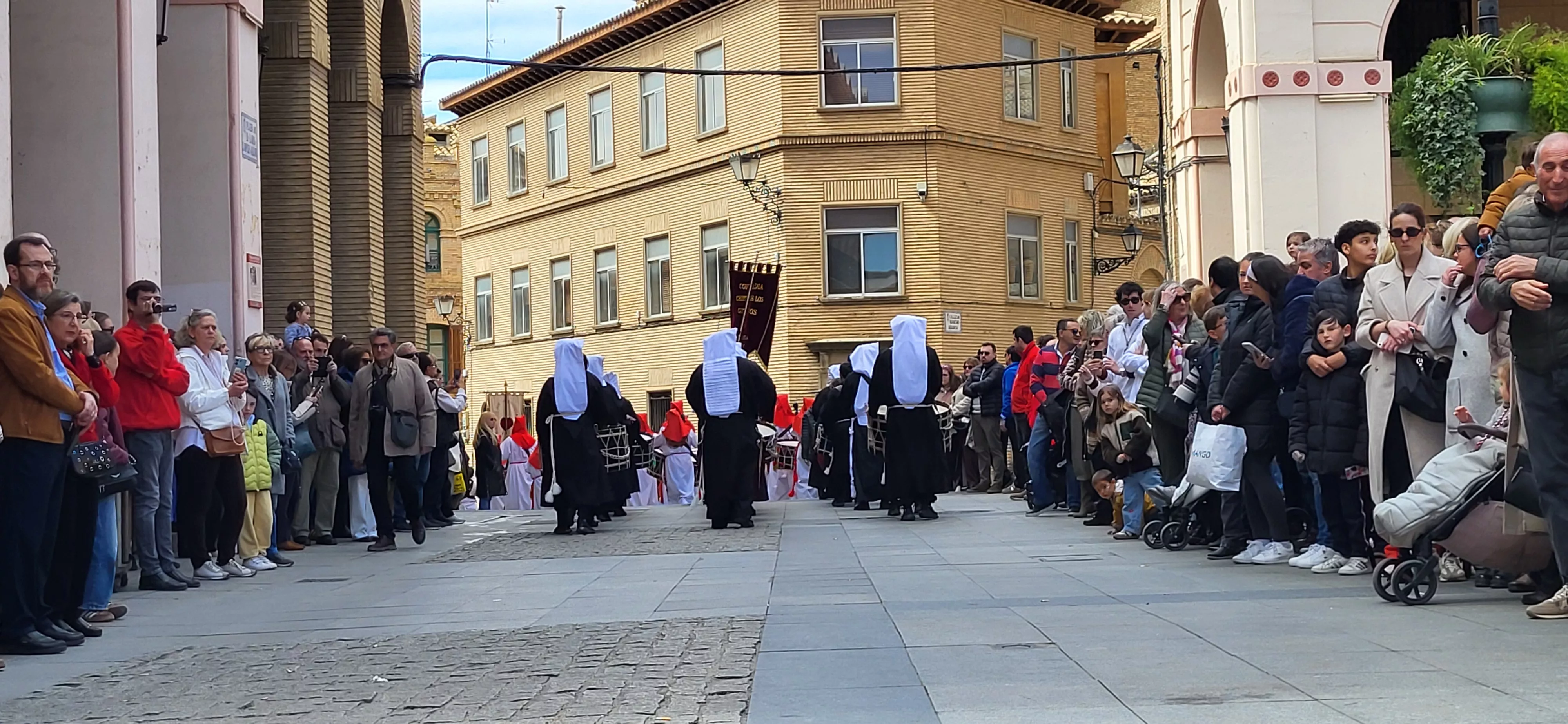 Concentración de Bandas de la Semana Santa oscense. Foto Mercedes Manterola