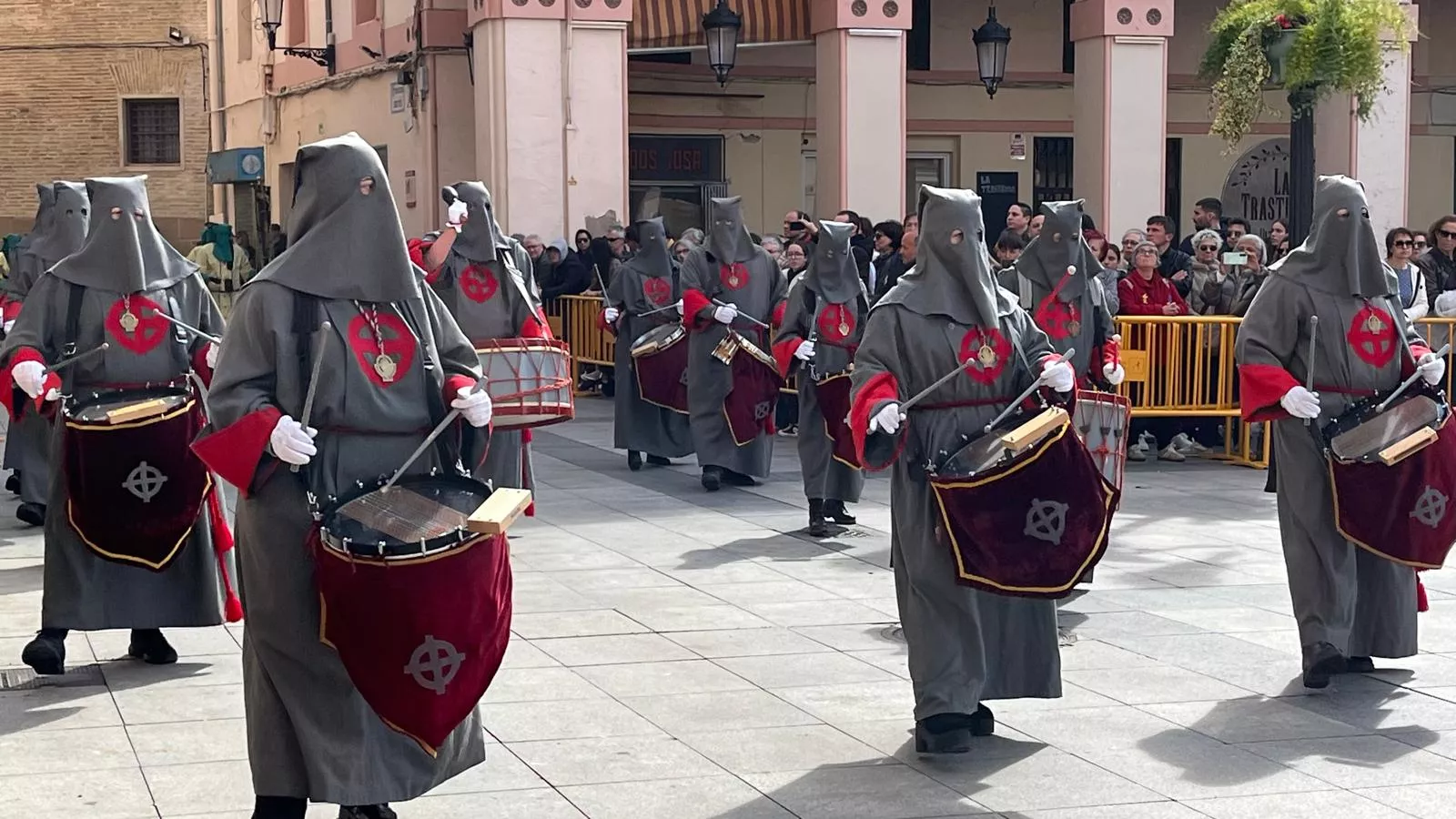Concentración de Bandas de la Semana Santa oscense. Foto Mercedes Manterola