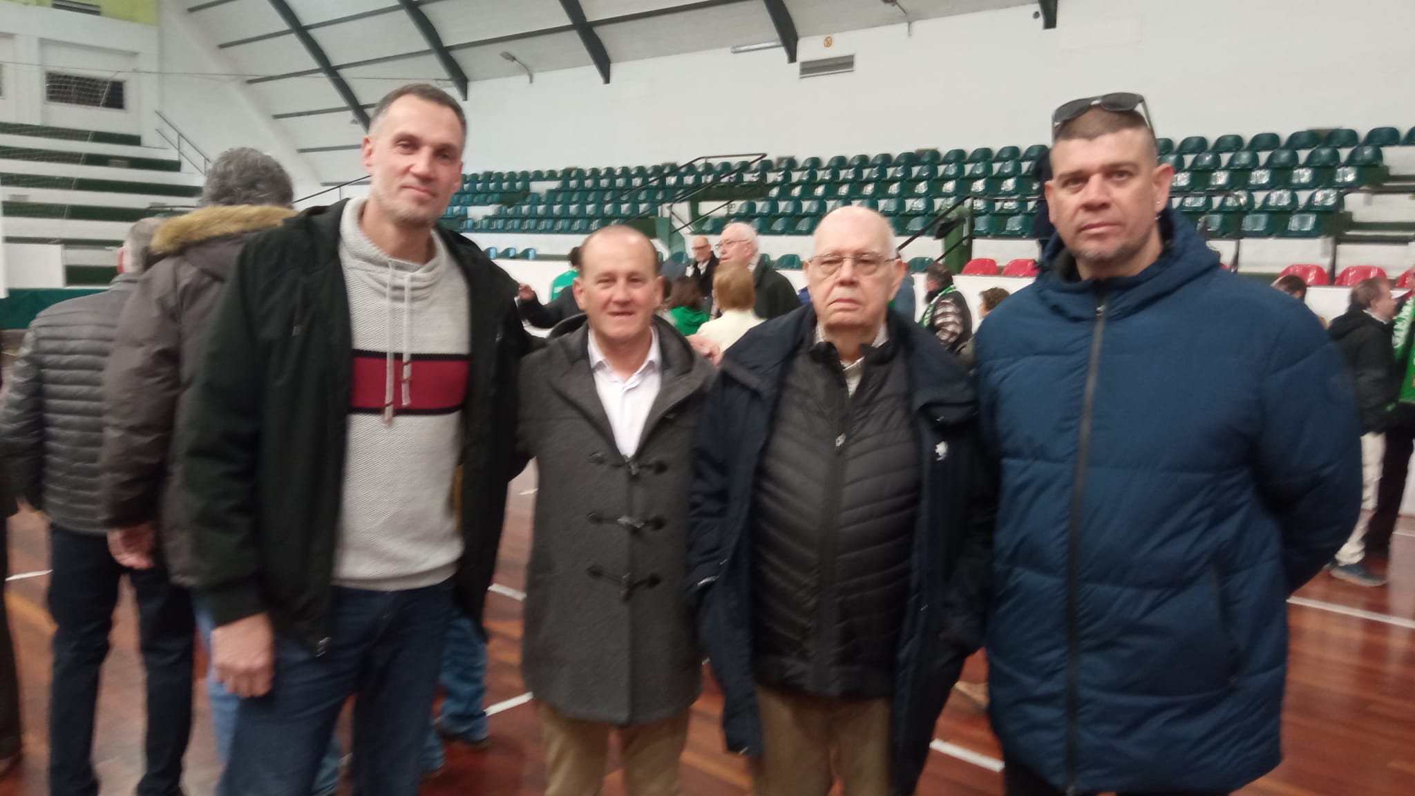 Reencuentro en el viejo Pabellón del Parque. Foto José María Pardina.