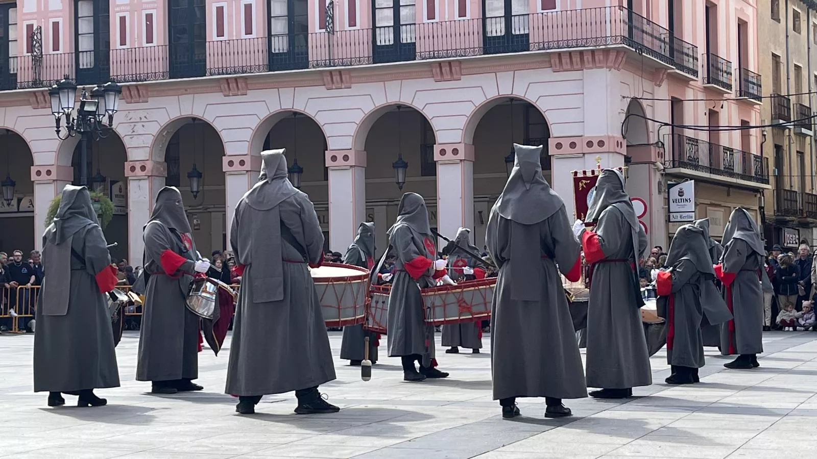 Concentración de Bandas de la Semana Santa oscense. Foto Mercedes Manterola