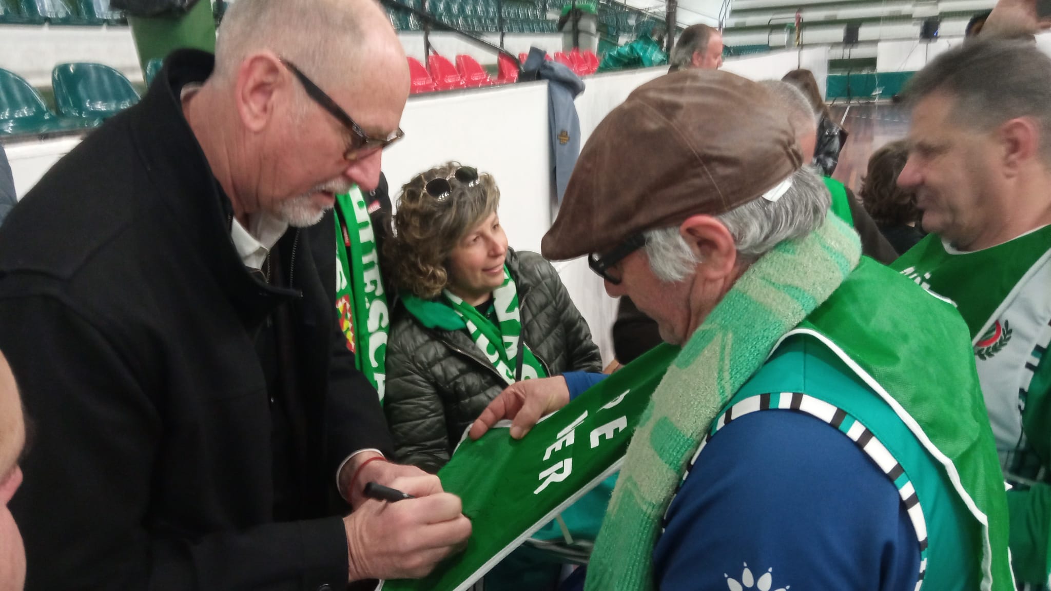 Reencuentro en el viejo Pabellón del Parque. Foto José María Pardina.