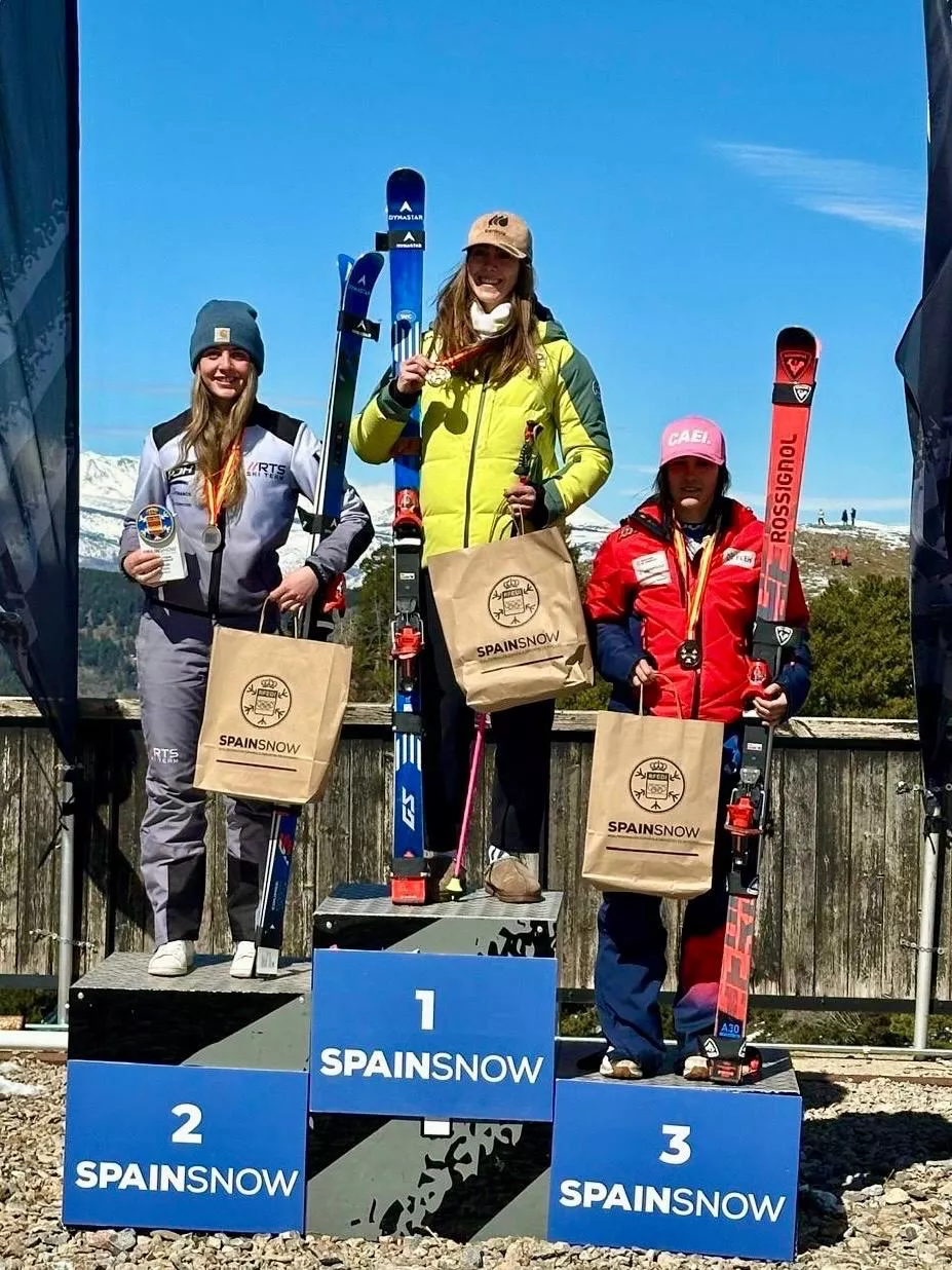 Martina Terrén, a la izquierda, doble subcampeona de España.