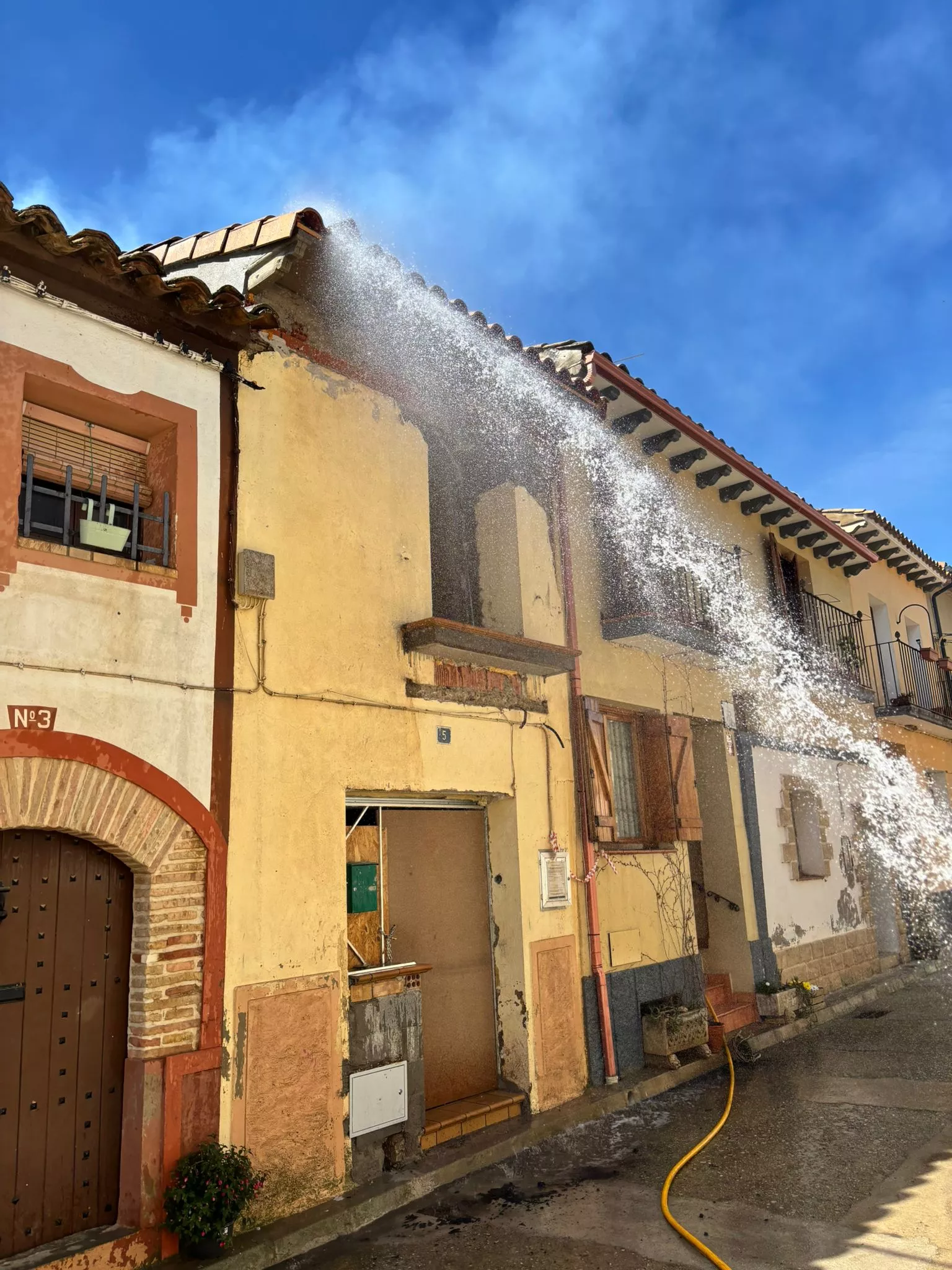 Los Bomberos de Huesca han controlado el incendio con rapidez.