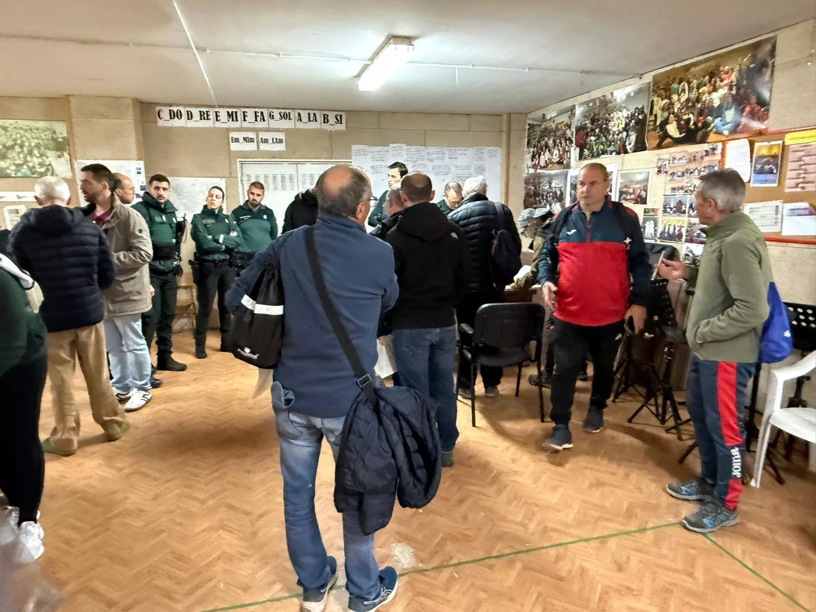 Preparación de la búsqueda del joven profesor desaparecido en Fraga.