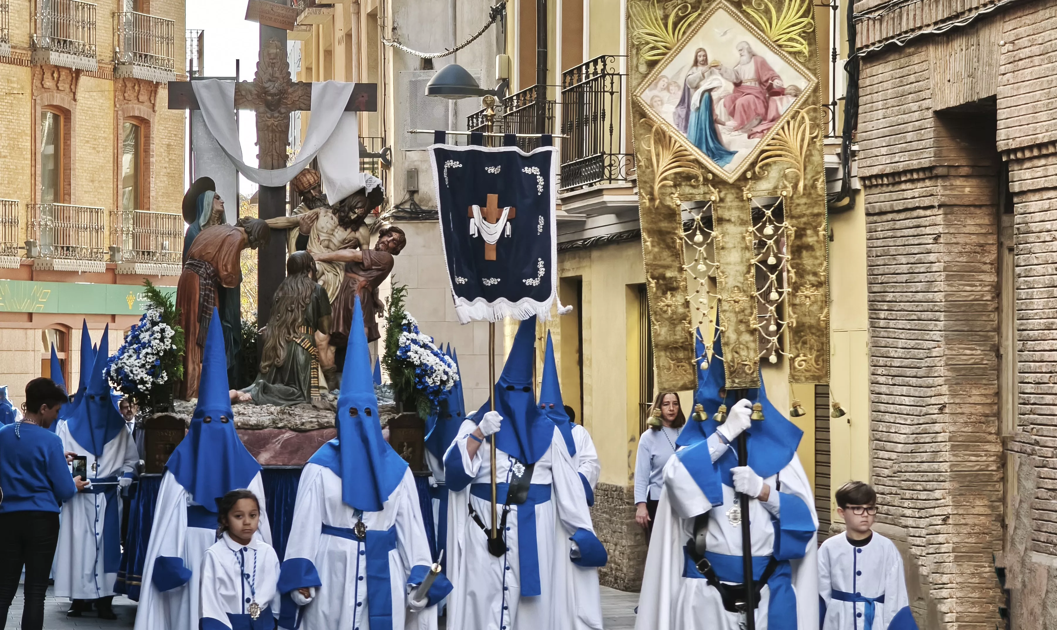 Procesión del Descendimiento desde el Barrio de la Encarnación. Foto María José Sampietro