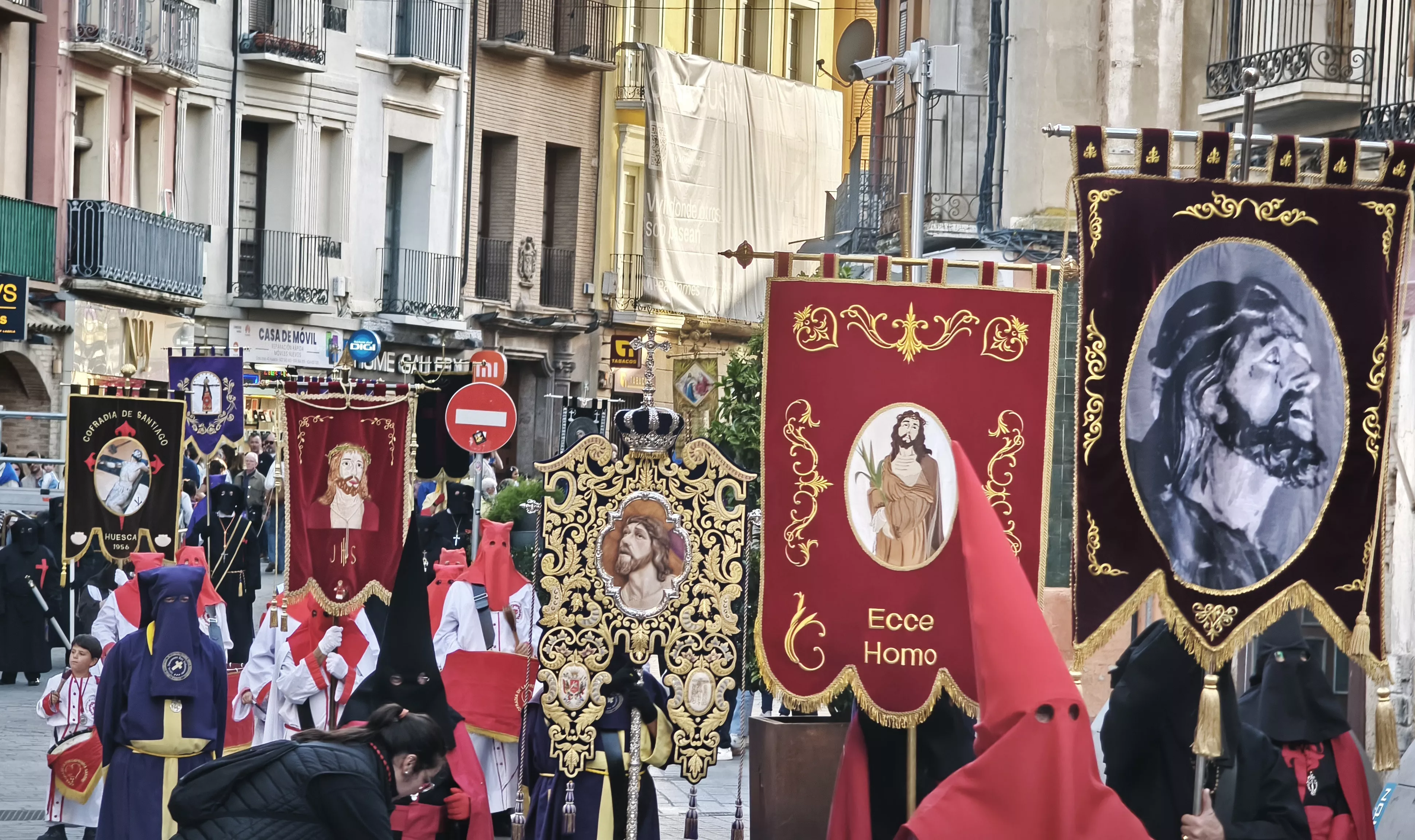 Procesión del Descendimiento desde el Barrio de la Encarnación. Foto María José Sampietro