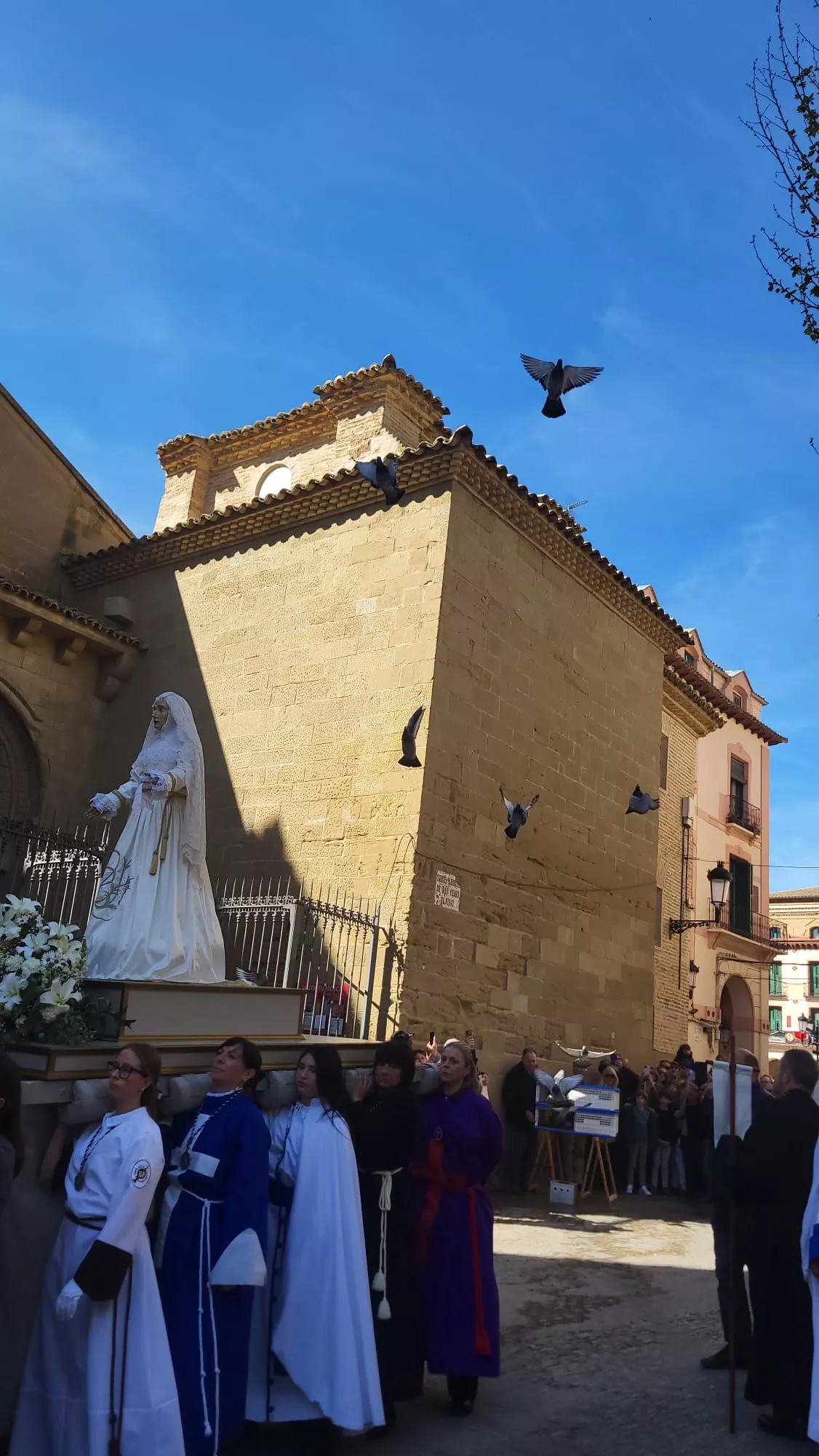  Procesión del Cristo Resucitado en Huesca. Foto Javier García Antón