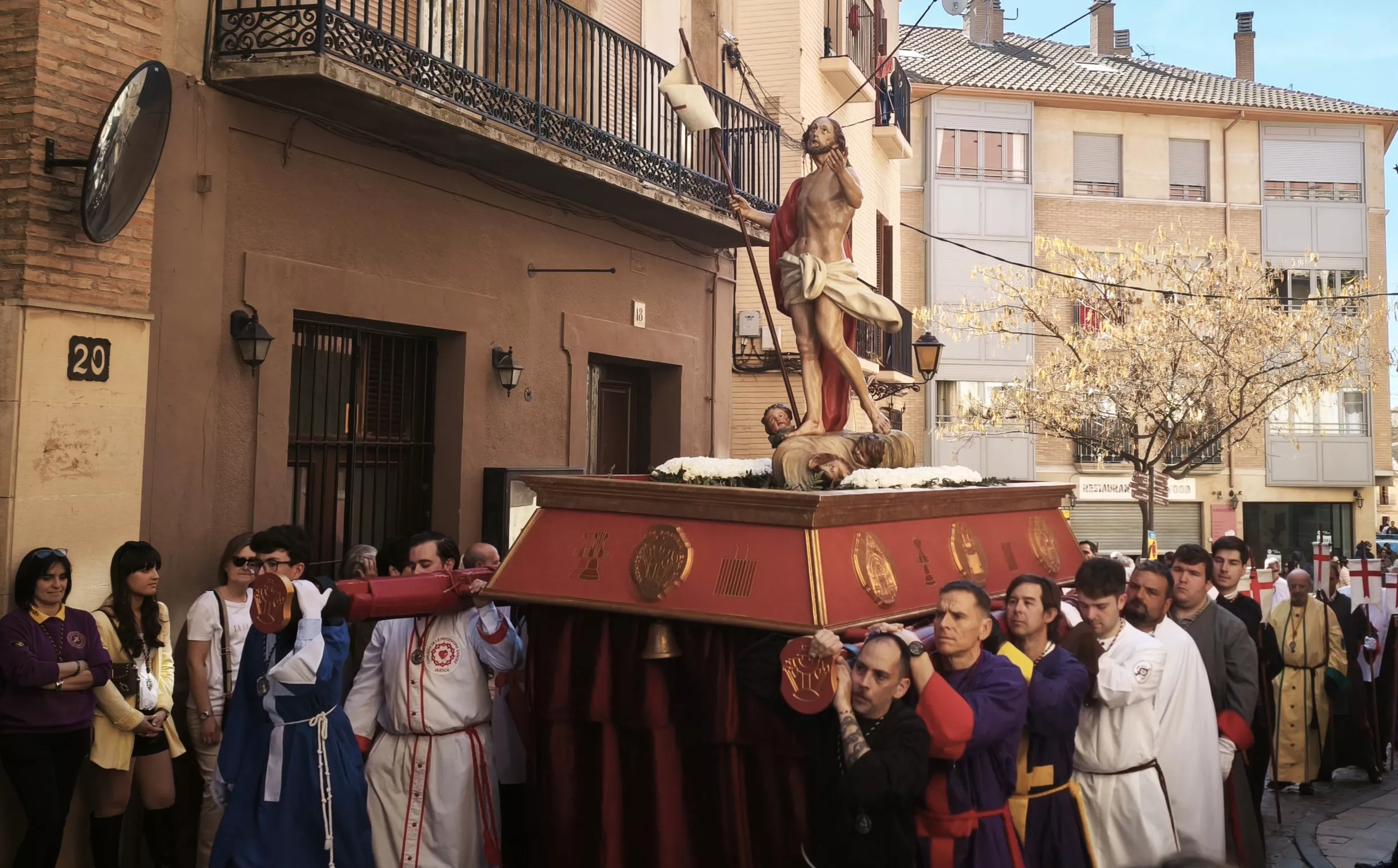  Procesión del Cristo Resucitado en Huesca. Foto María José Sampietro