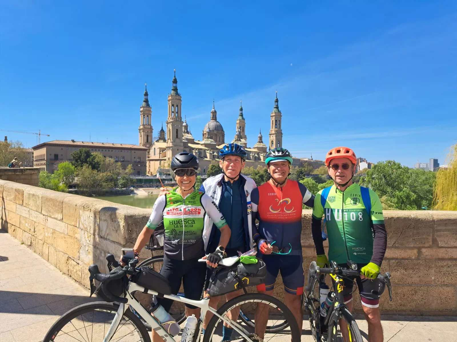 El Club Ciclista Oscense en la Ruta del Azahar