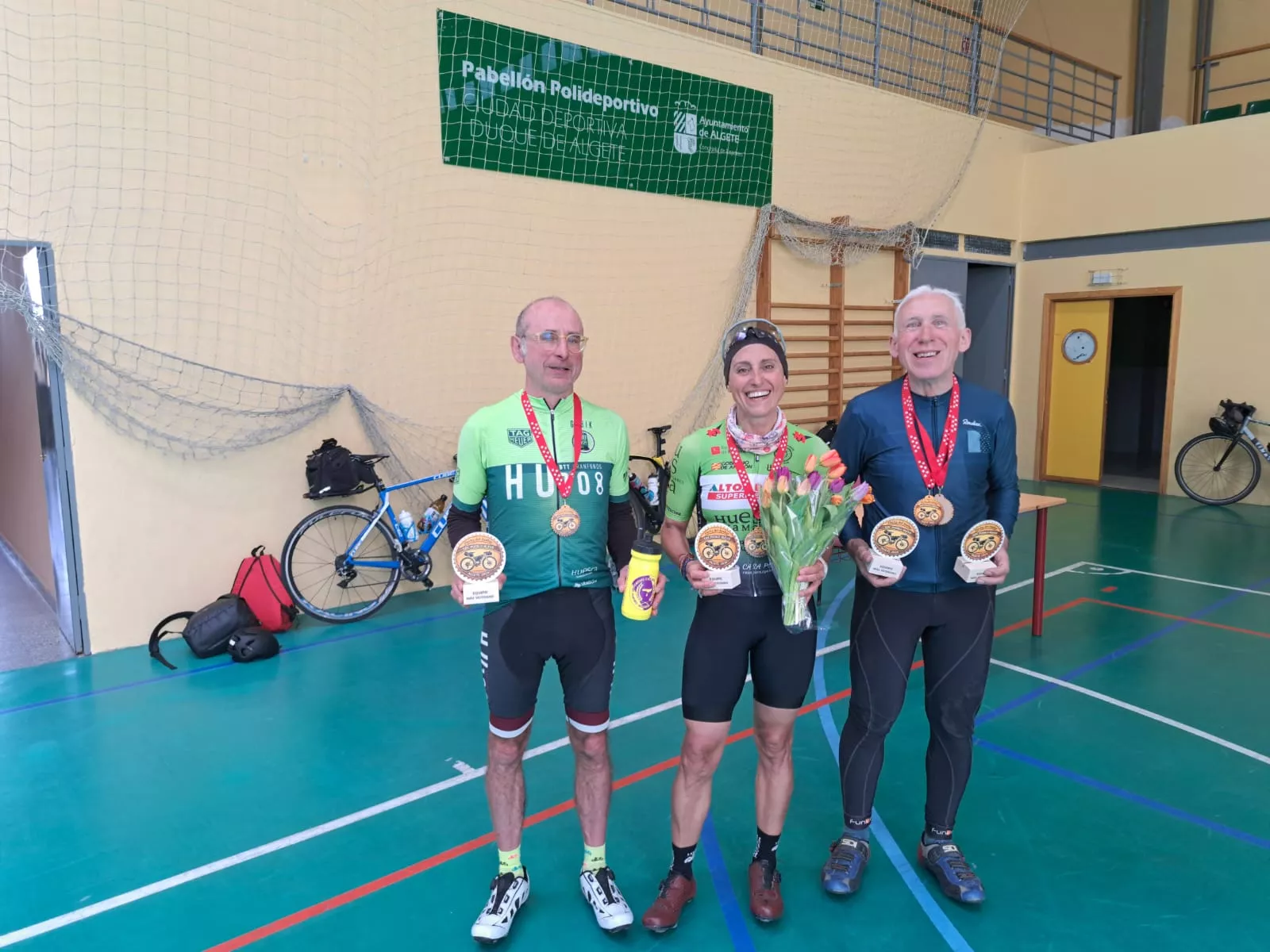 El Club Ciclista Oscense en la Ruta del Azahar