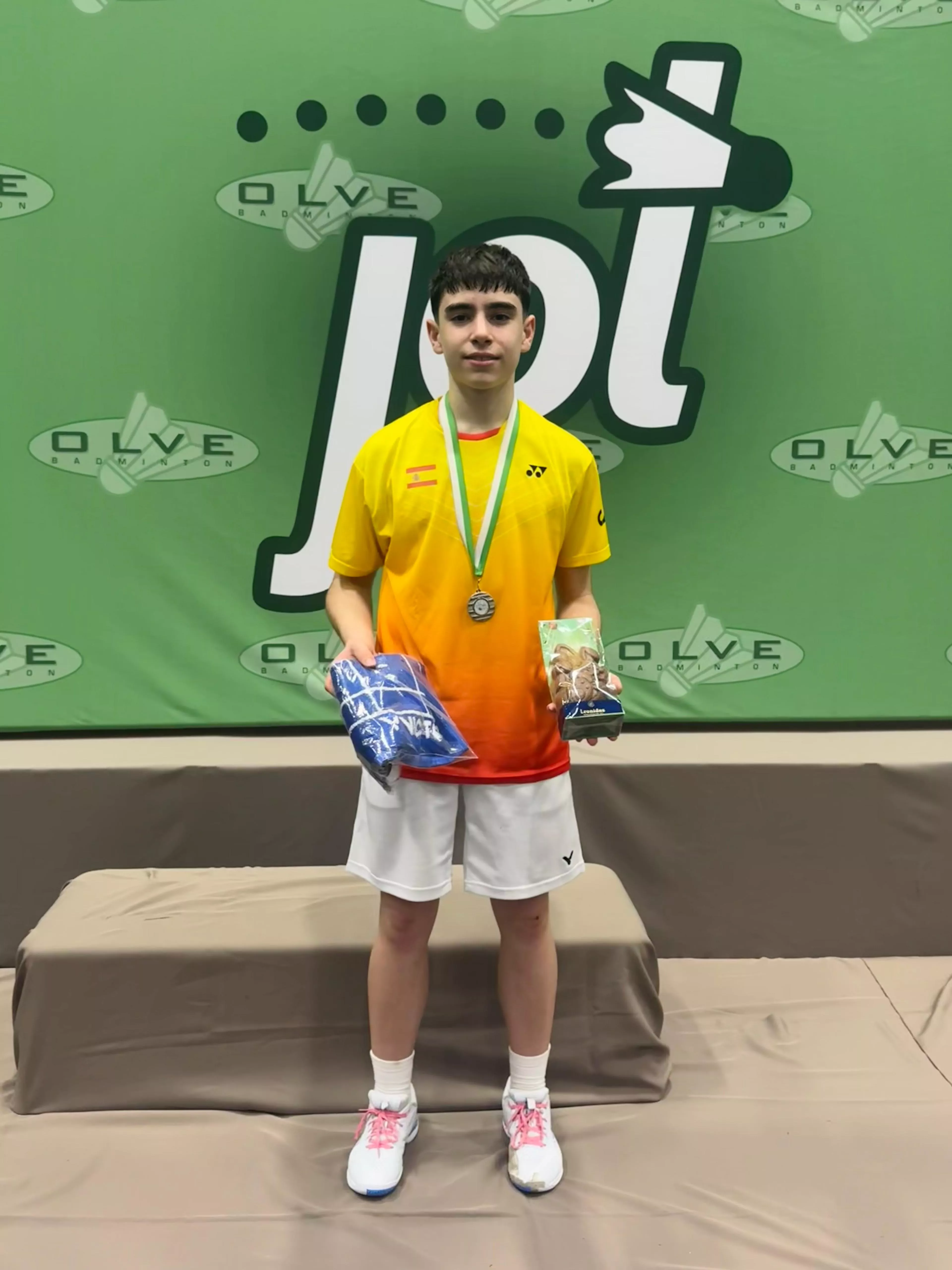 Hugo Gállego, plata en mixtos y bronce en individual en Bélgica