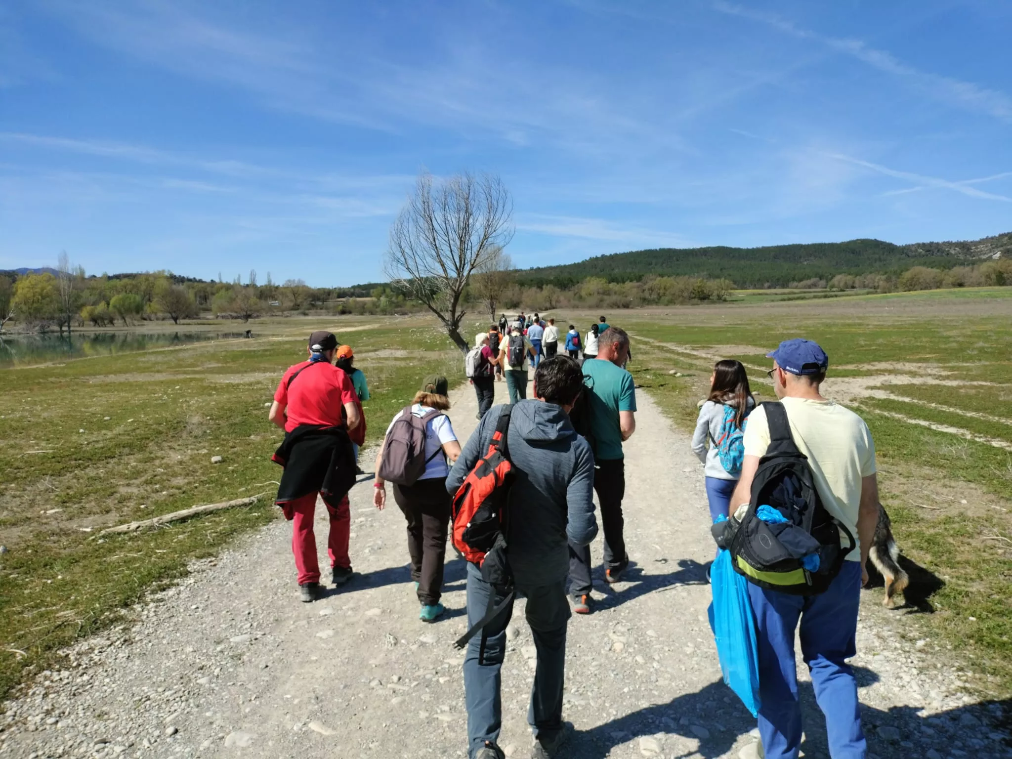 Jornada contra la basuraleza en el entorno de Mediano.