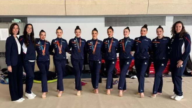 El conjunto de España al término del torneo y con la medalla de bronce. El conjunto de España al término del torneo y con la medalla de bronce.