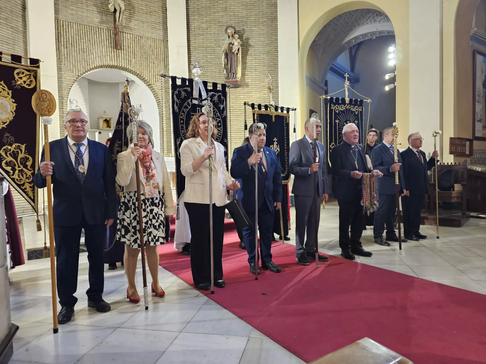 Encuentro en Barbastro del Cristo Resucitado y Nuestra Señora de la Soledad de Gloria. Foto Junta de Cofradías de la Semana Santa de Barbastro