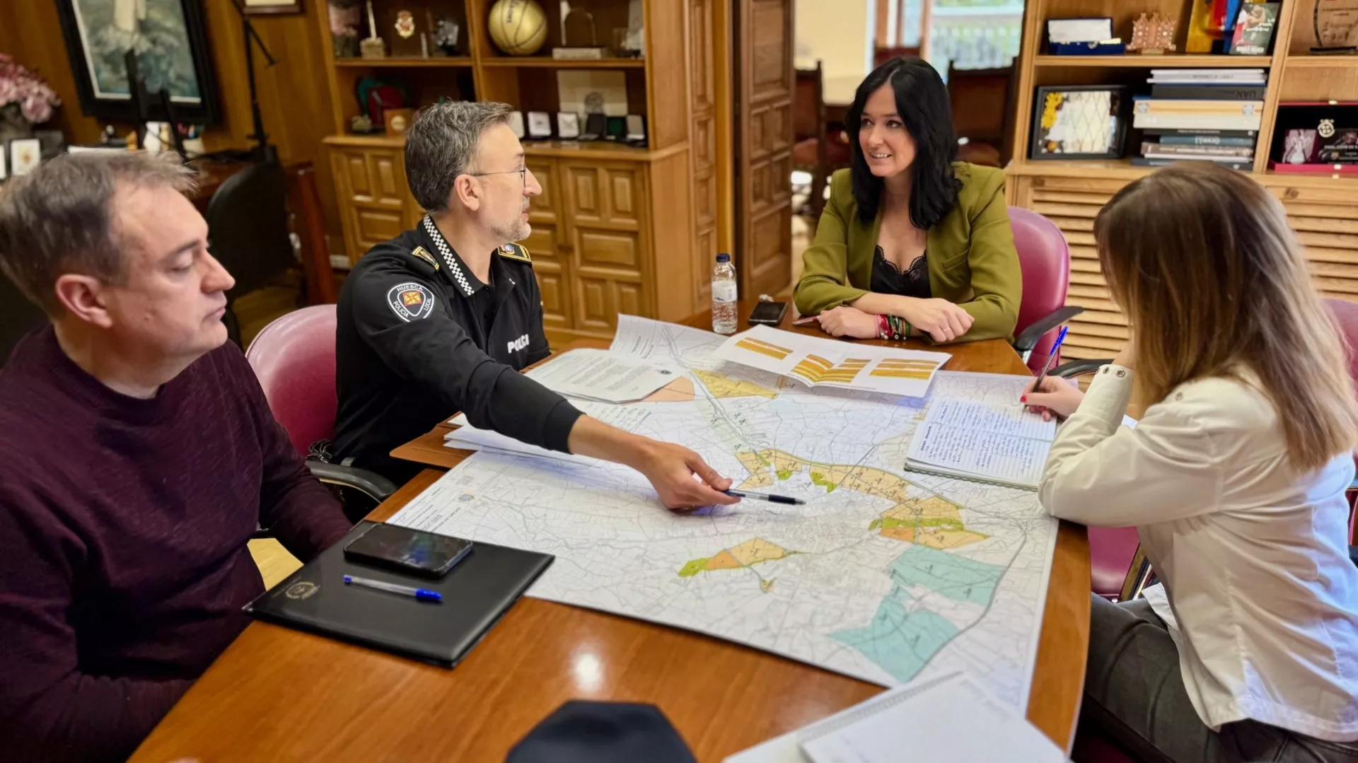 Reunión del Ayuntamiento de Huesca con la Policía Local.