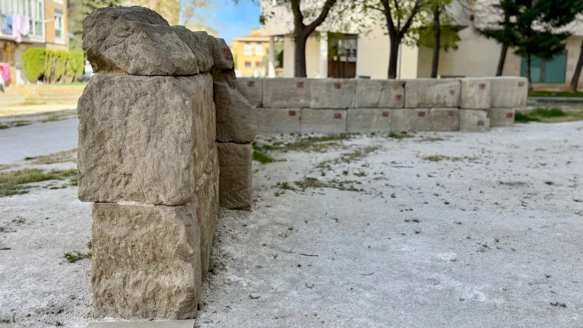 Huesca recupera a pie de calle sus restos romanos de la avenida Monreal.