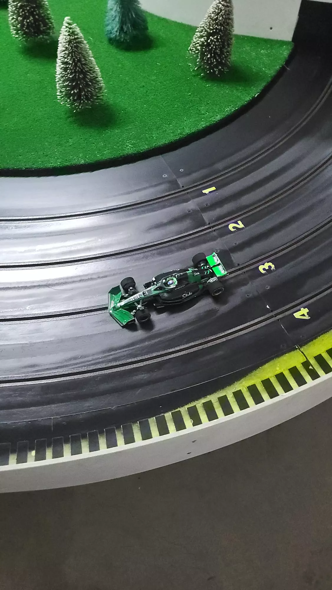 Osca Slot, el vertiginoso universo de los coches en miniatura