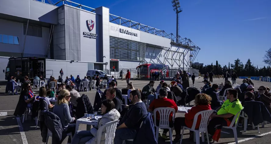 Comida popular y animación musical: la previa del Huesca para empezar ganando al Deportivo