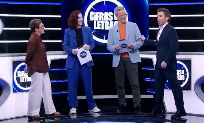 Nuria Vicente con Elena, David y Aitor en Cifras y Letras