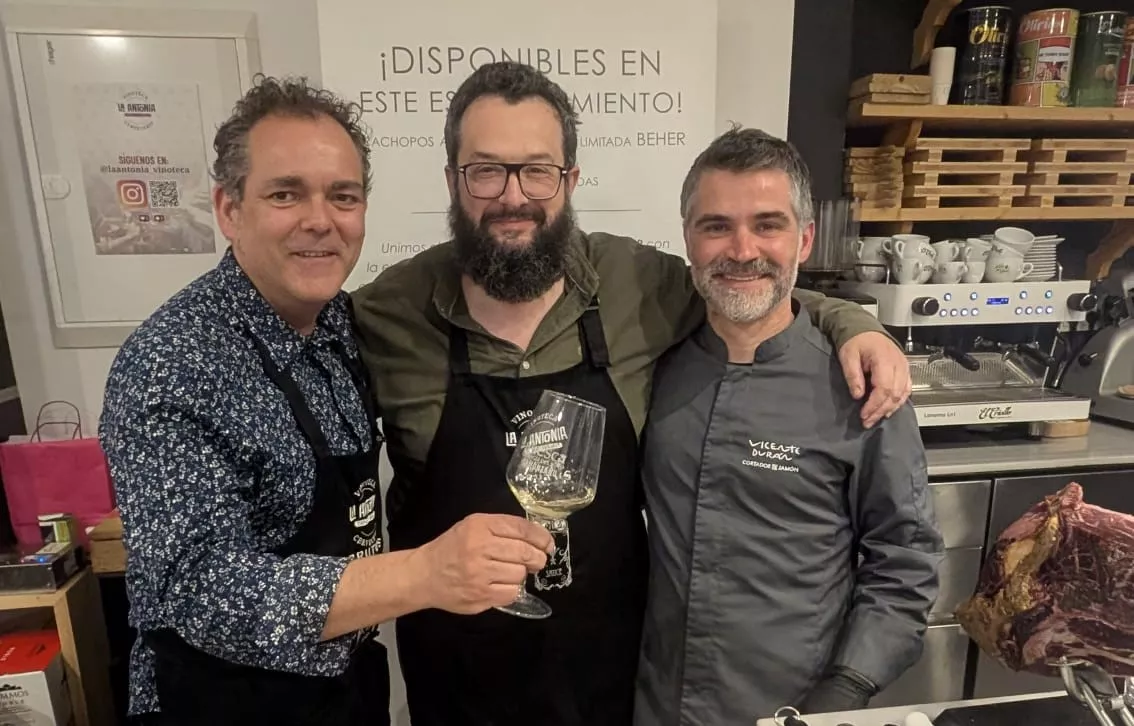  Vinoteca Cervecería La Antonia de Binéfar