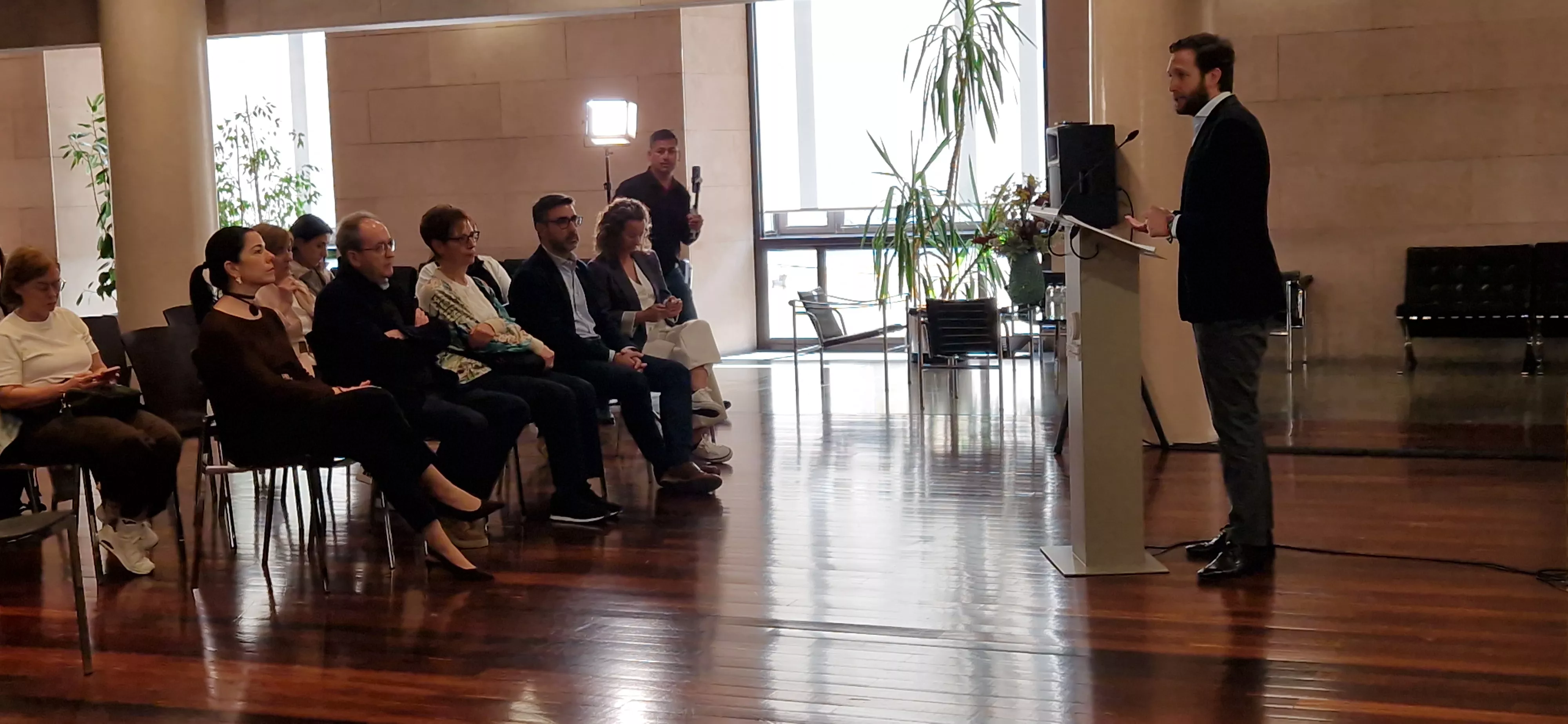 Isaac Claver. Presentación de tres proyectos de investigación con ayudas de la AECC en Aragón. Foto Myriam Martínez