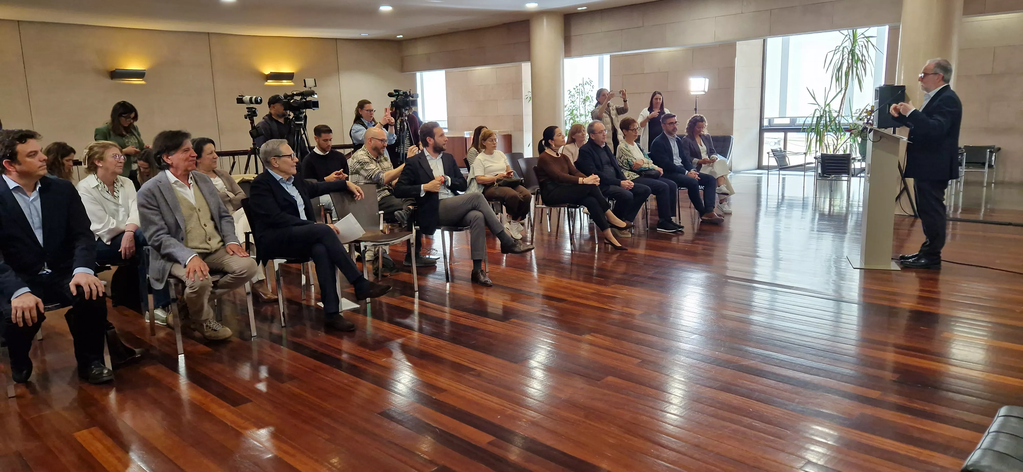 Presentación de tres proyectos de investigación con ayudas de la AECC en Aragón. Foto Myriam Martínez