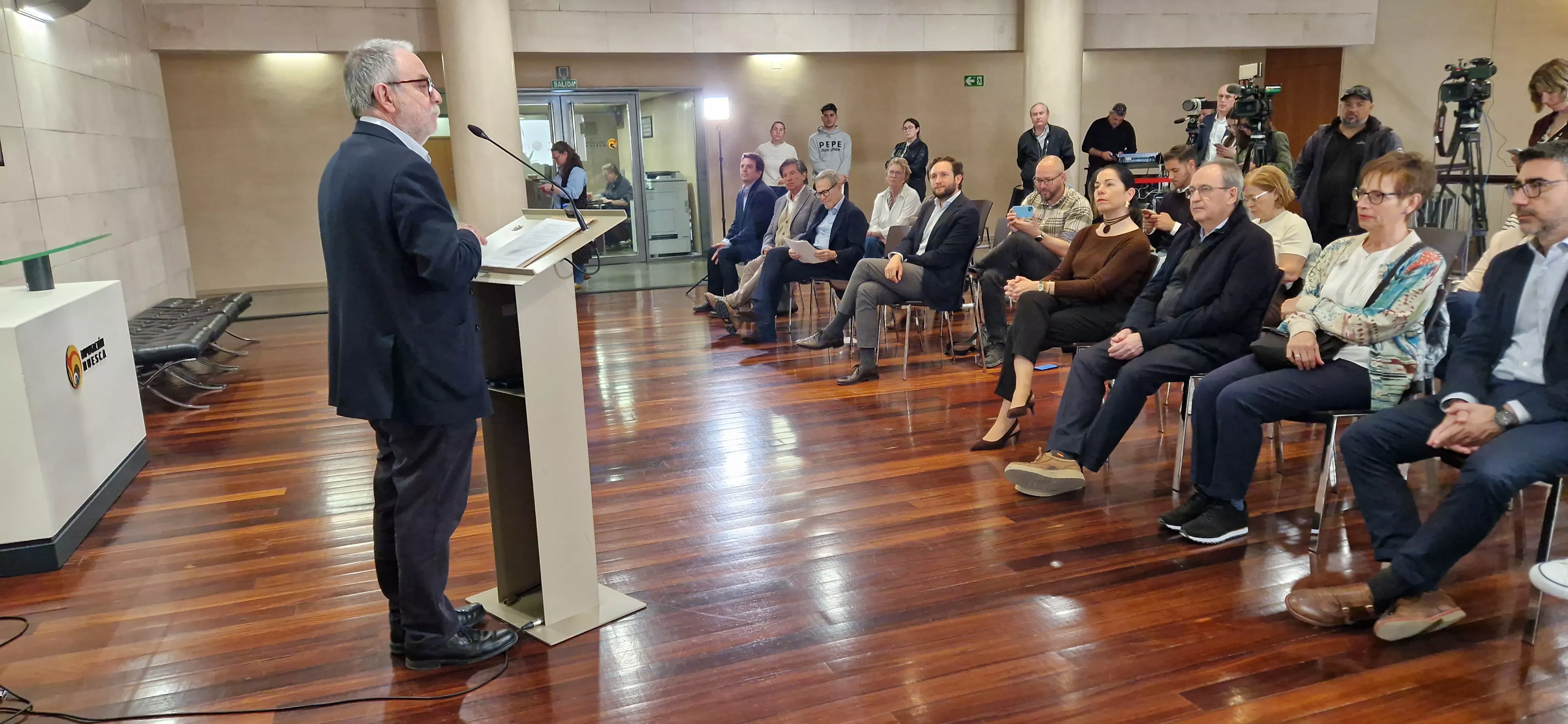 José Manuel Ramón y Cajal. Presentación de tres proyectos de investigación con ayudas de la AECC en Aragón. Foto Myriam Martínez