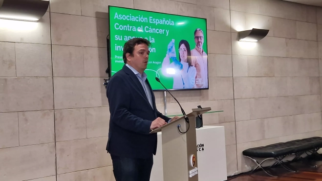 Alberto Sachuhmacher. Presentación de tres proyectos de investigación con ayudas de la AECC en Aragón. Foto Myriam Martínez