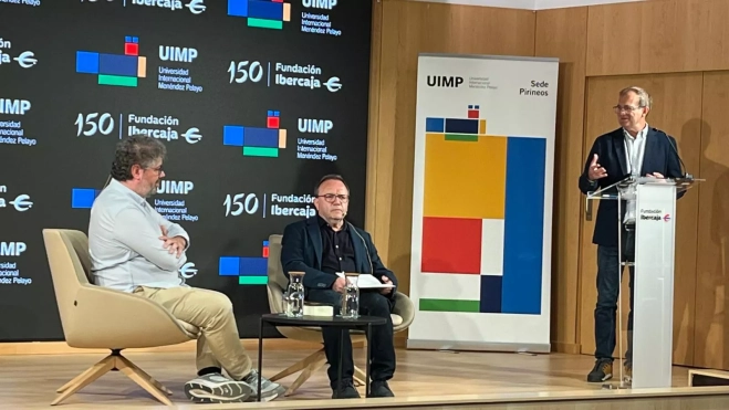 Alfredo Serreta, director de la UIMP-Pirineos, presenta el encuentro. Mercedes Manterola